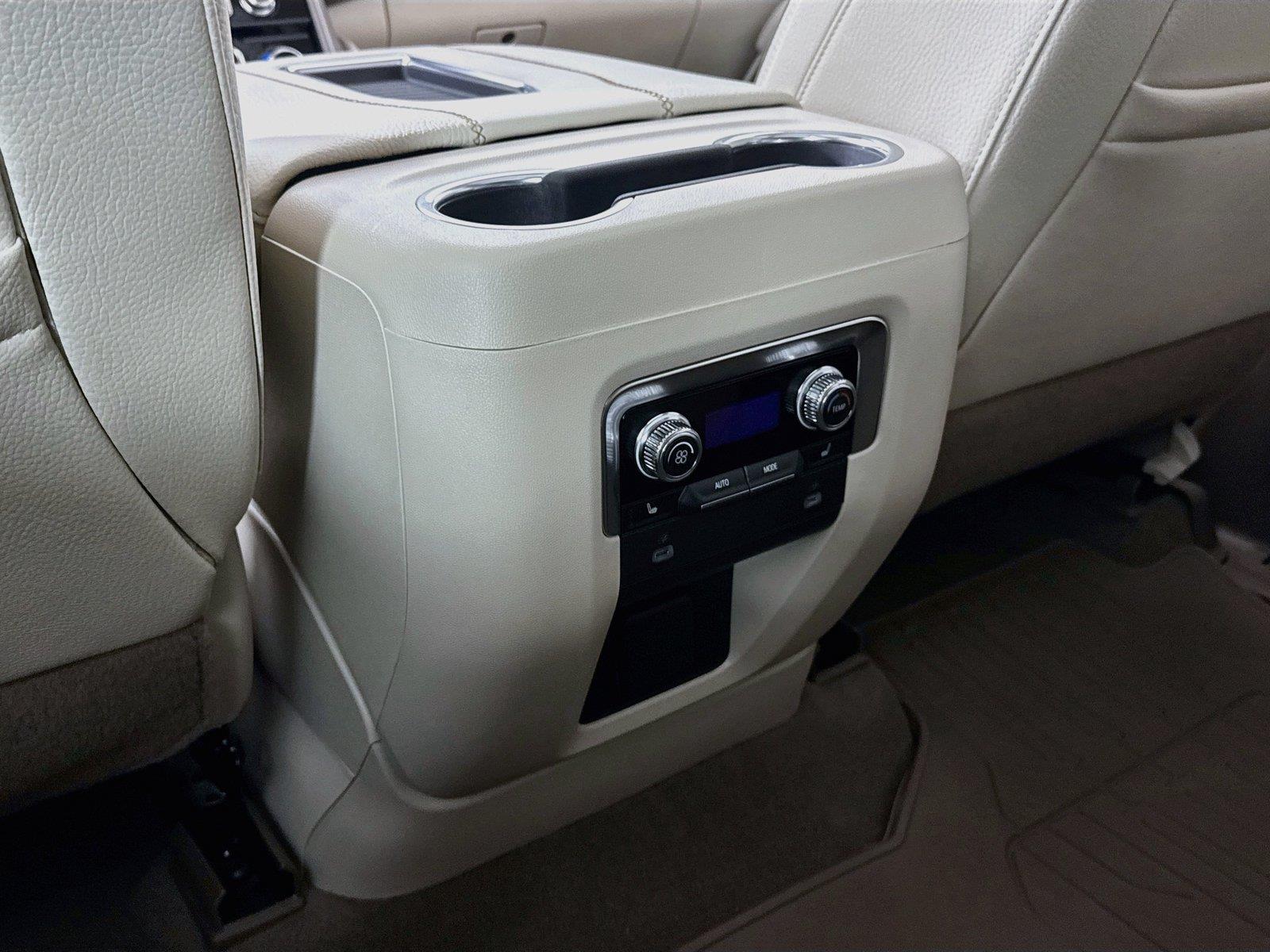 2024 GMC Yukon XL Denali photo 33