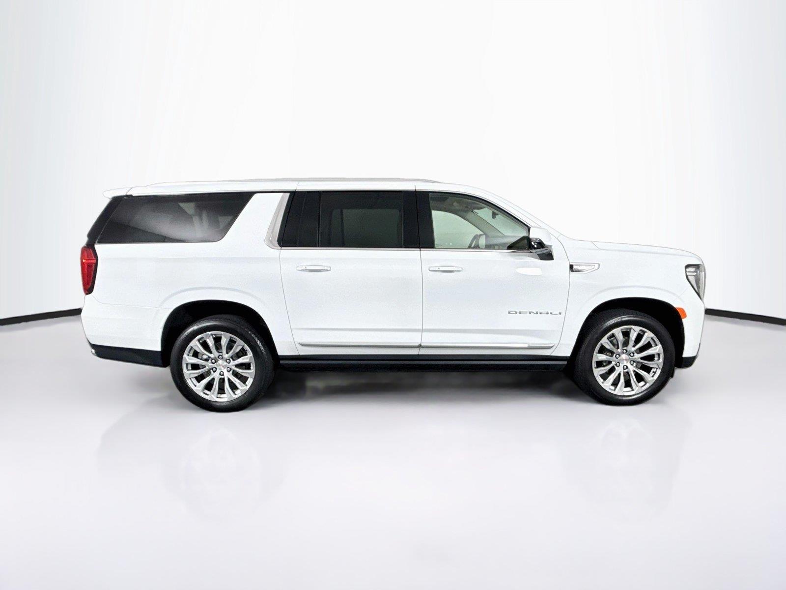 2024 GMC Yukon XL Denali photo 10