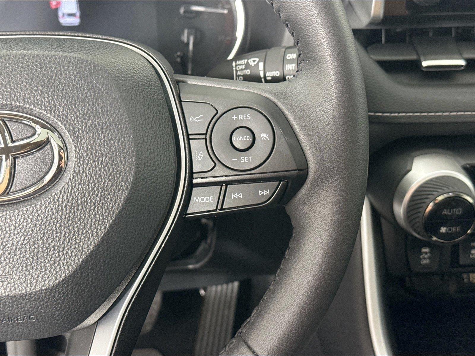 2024 Toyota RAV4 XLE Premium photo 19