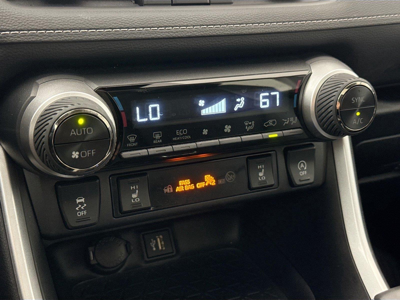 2024 Toyota RAV4 XLE Premium photo 25