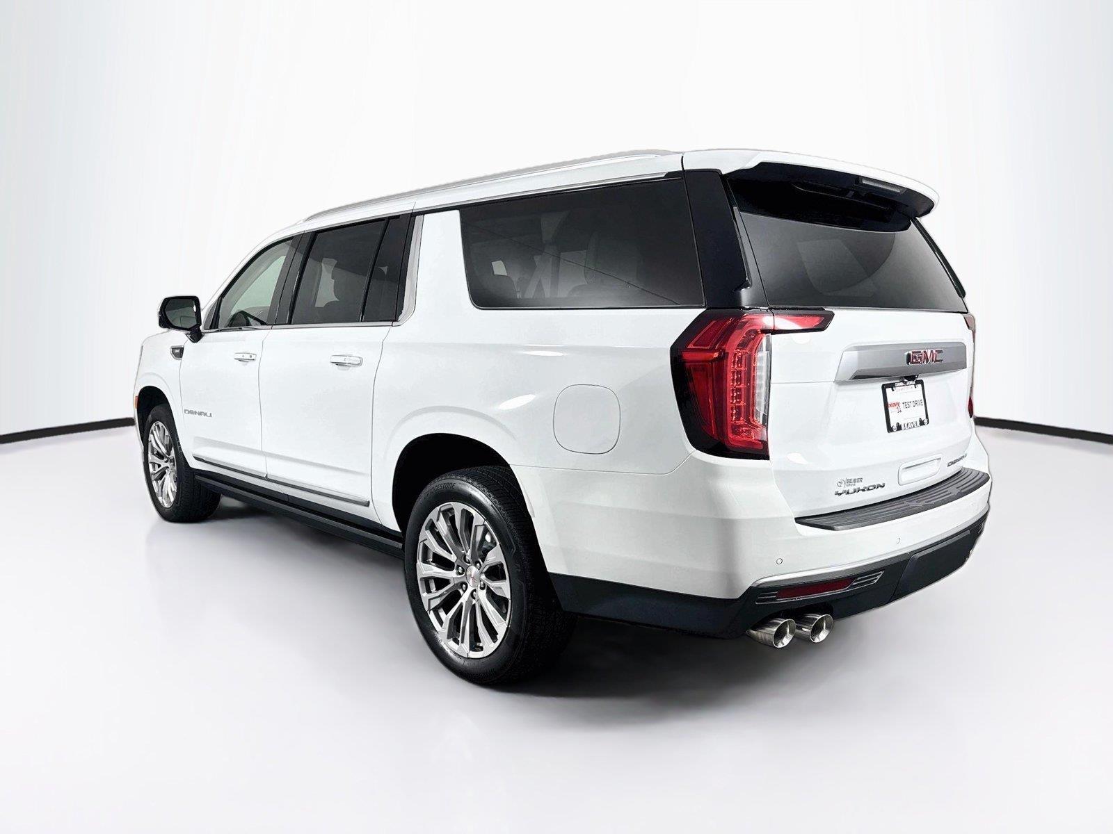 2024 GMC Yukon XL Denali photo 12