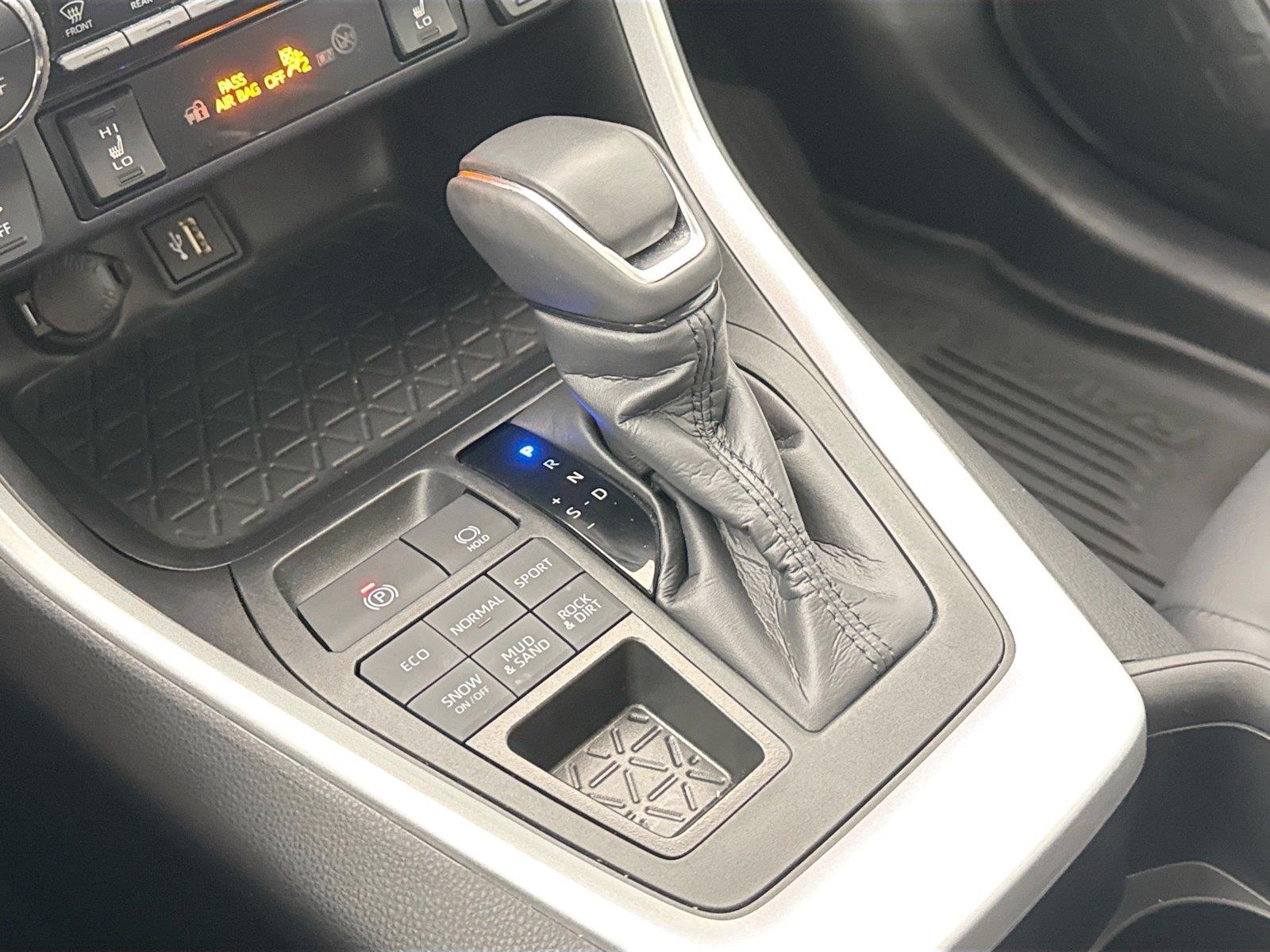2024 Toyota RAV4 XLE Premium photo 26