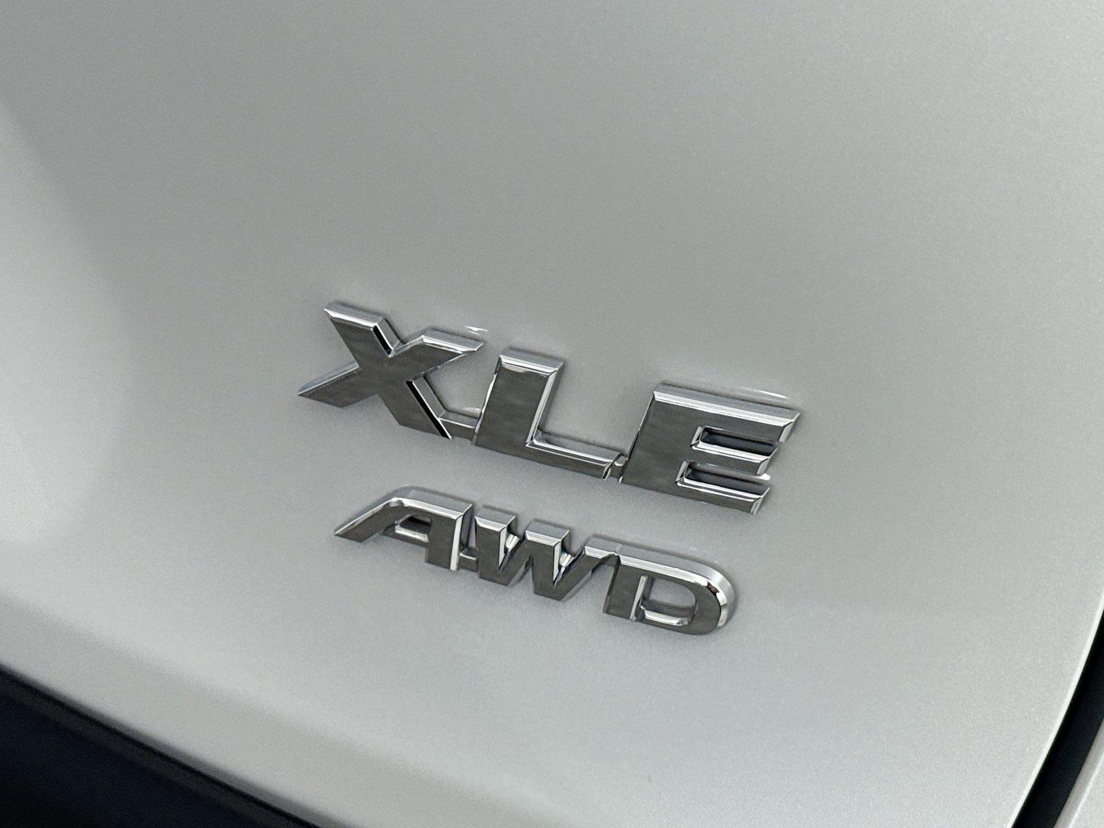 2024 Toyota RAV4 XLE Premium photo 14