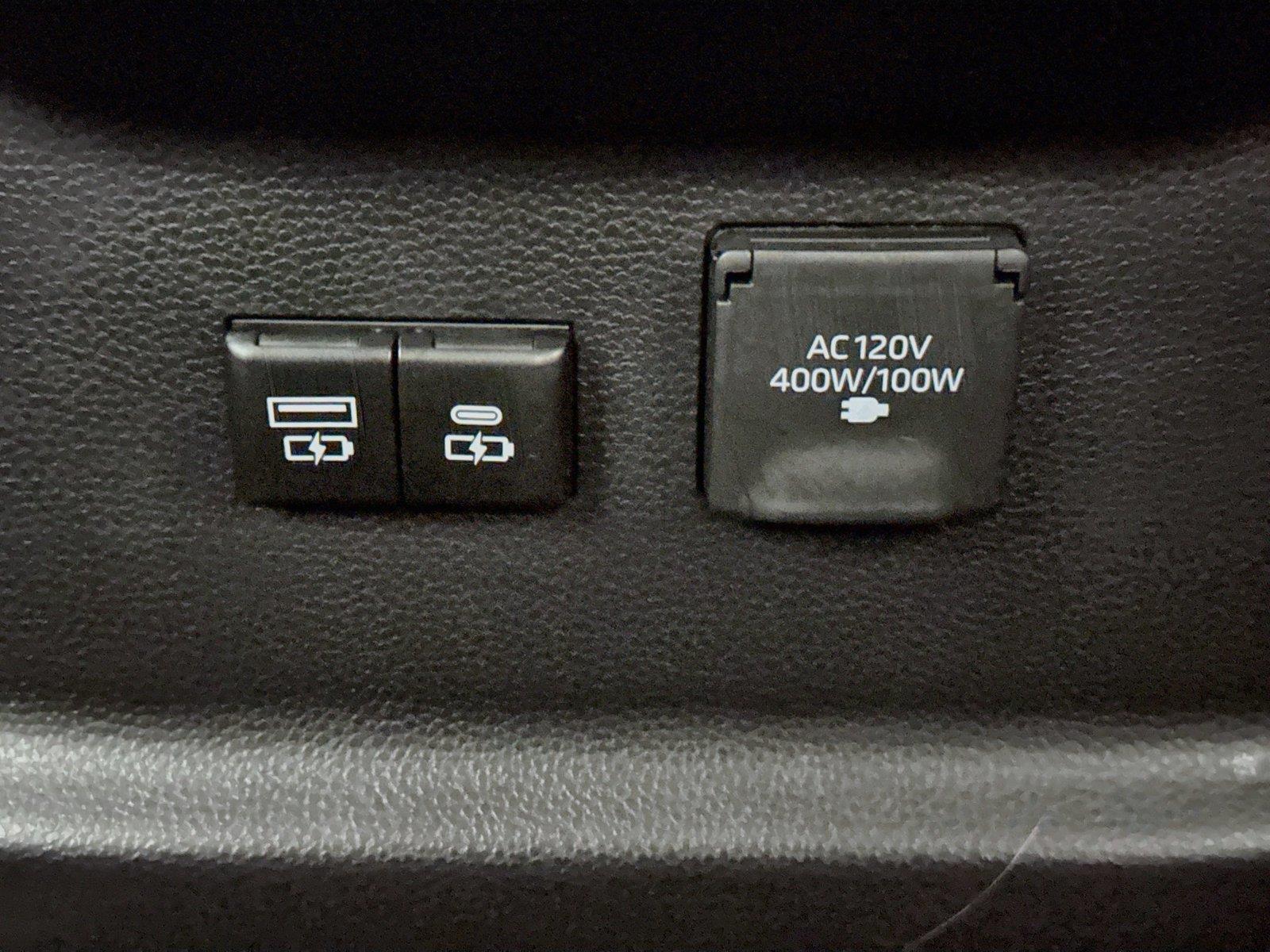 2025 Toyota Tundra Limited Hybrid photo 38