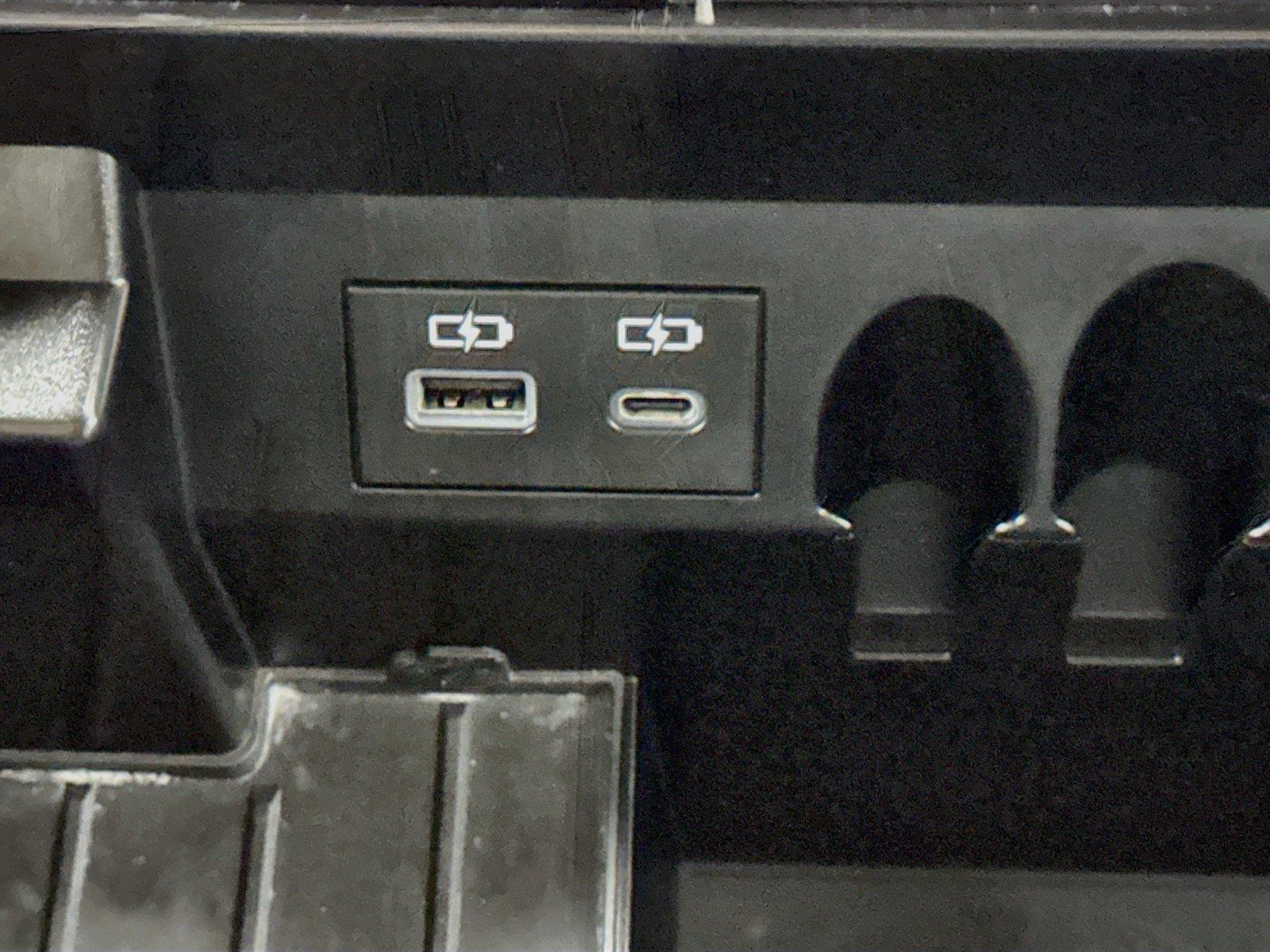 2025 Toyota Tundra Limited Hybrid photo 35