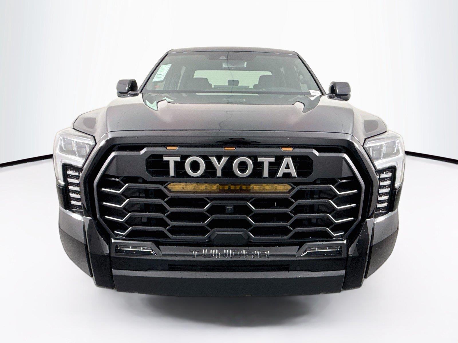2025 Toyota Tundra Limited Hybrid photo 8