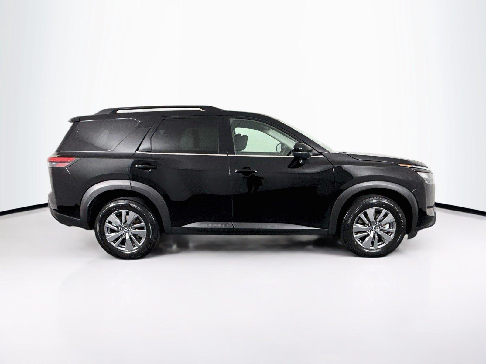 2024 Nissan Pathfinder SV photo 9