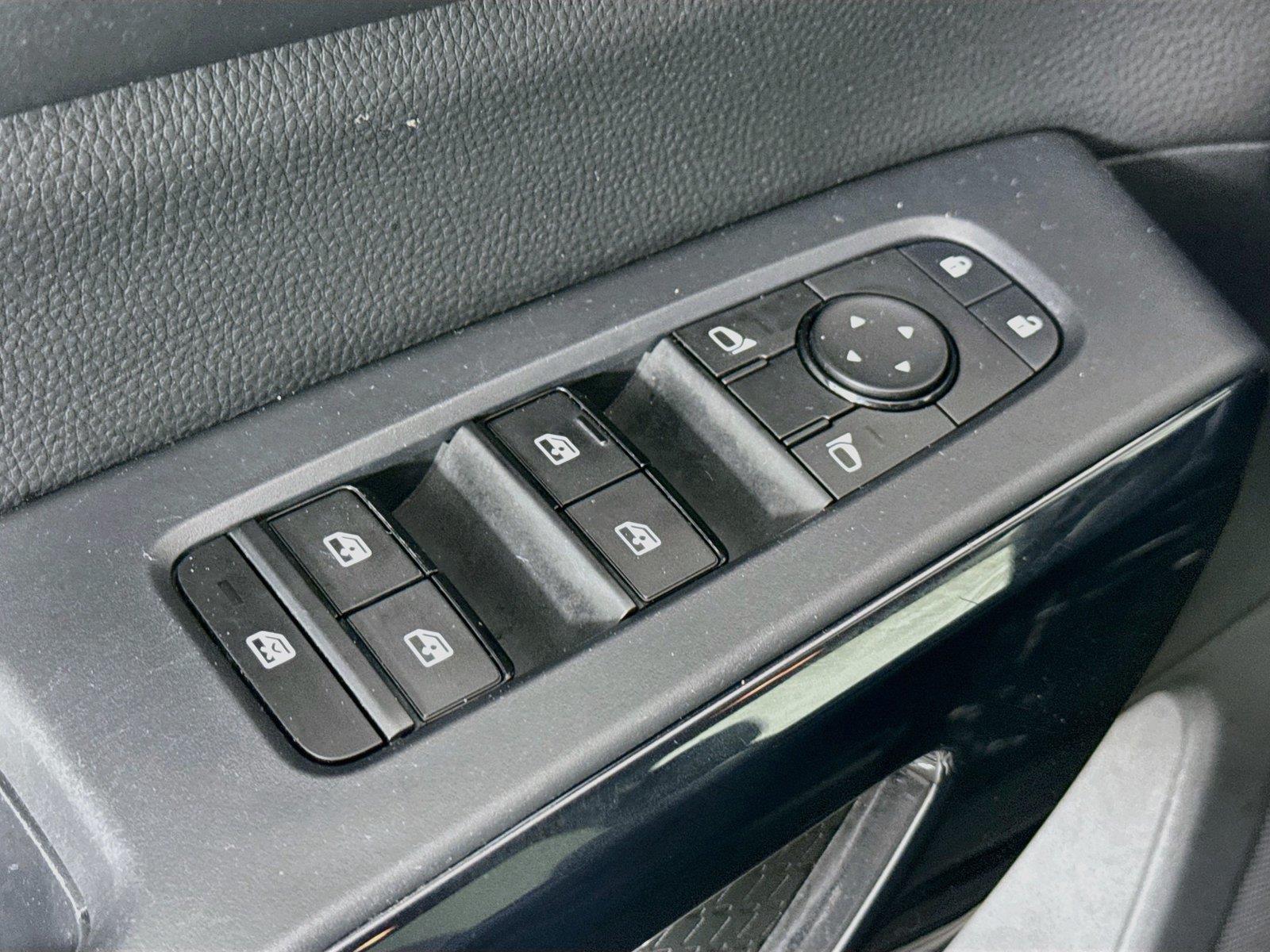 2024 Nissan Pathfinder SV photo 25