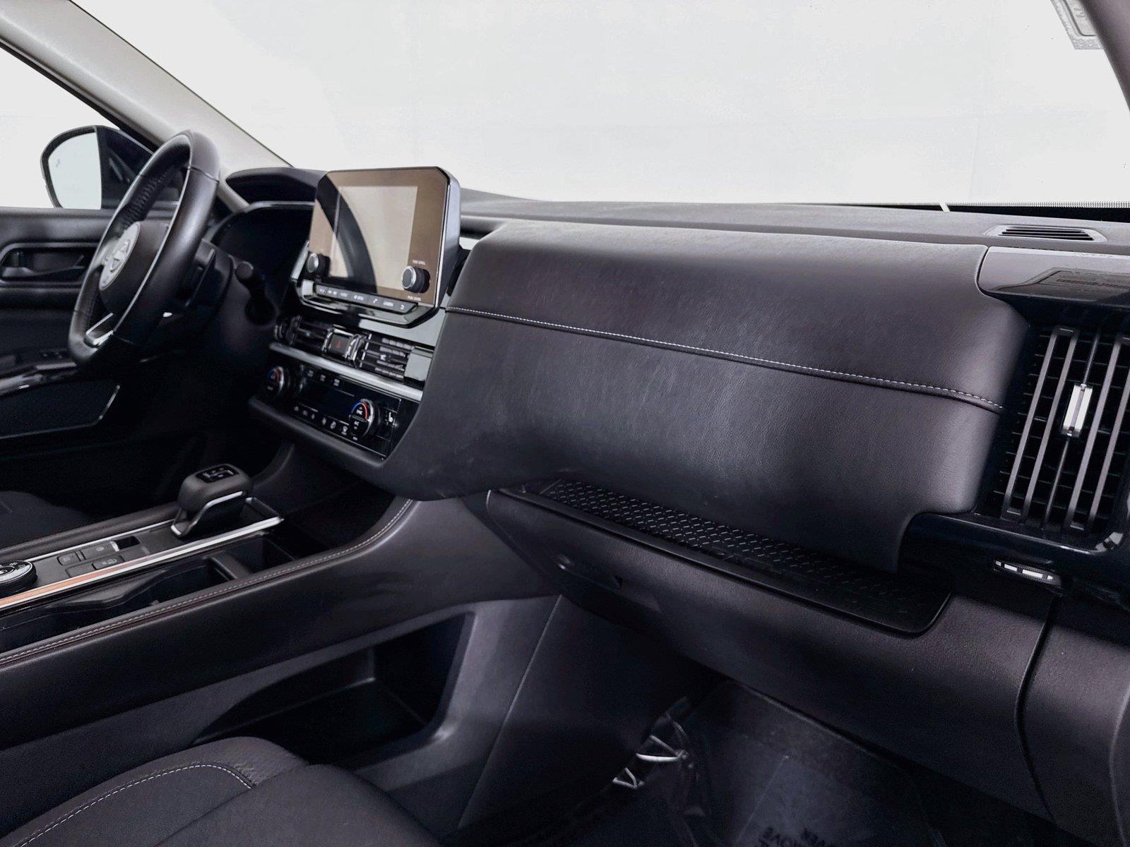 2024 Nissan Pathfinder SV photo 38