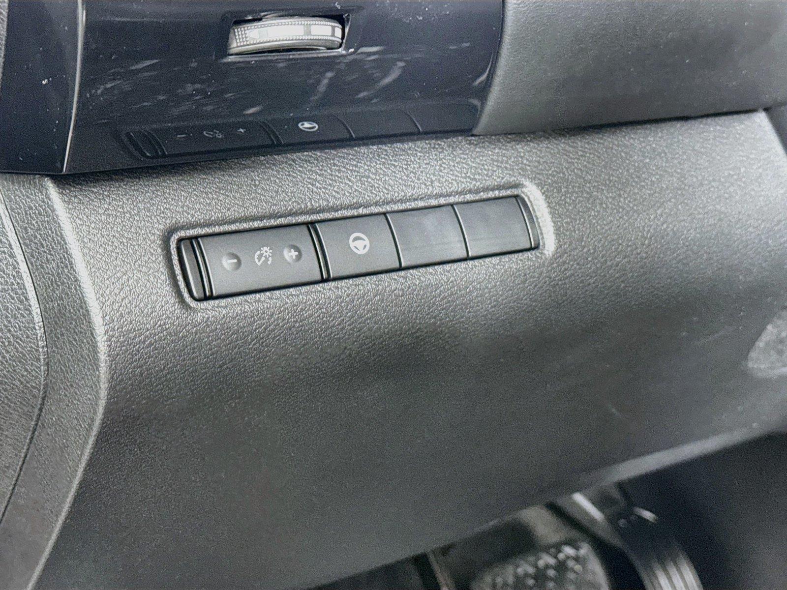 2024 Nissan Pathfinder SV photo 14