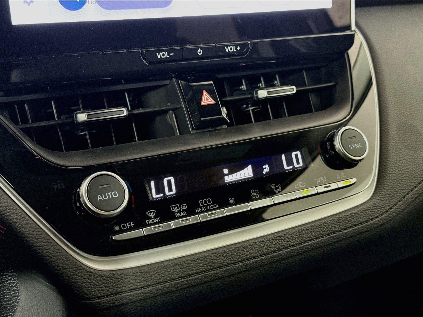2026 Toyota Corolla Cross XLE photo 22