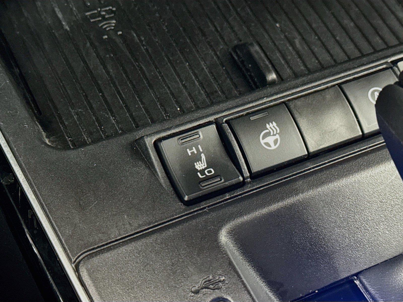 2026 Toyota Corolla Cross XLE photo 6