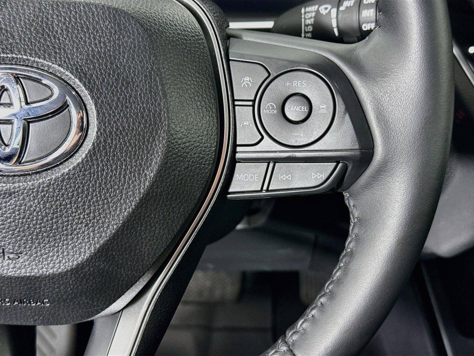 2026 Toyota Corolla Cross XLE photo 17