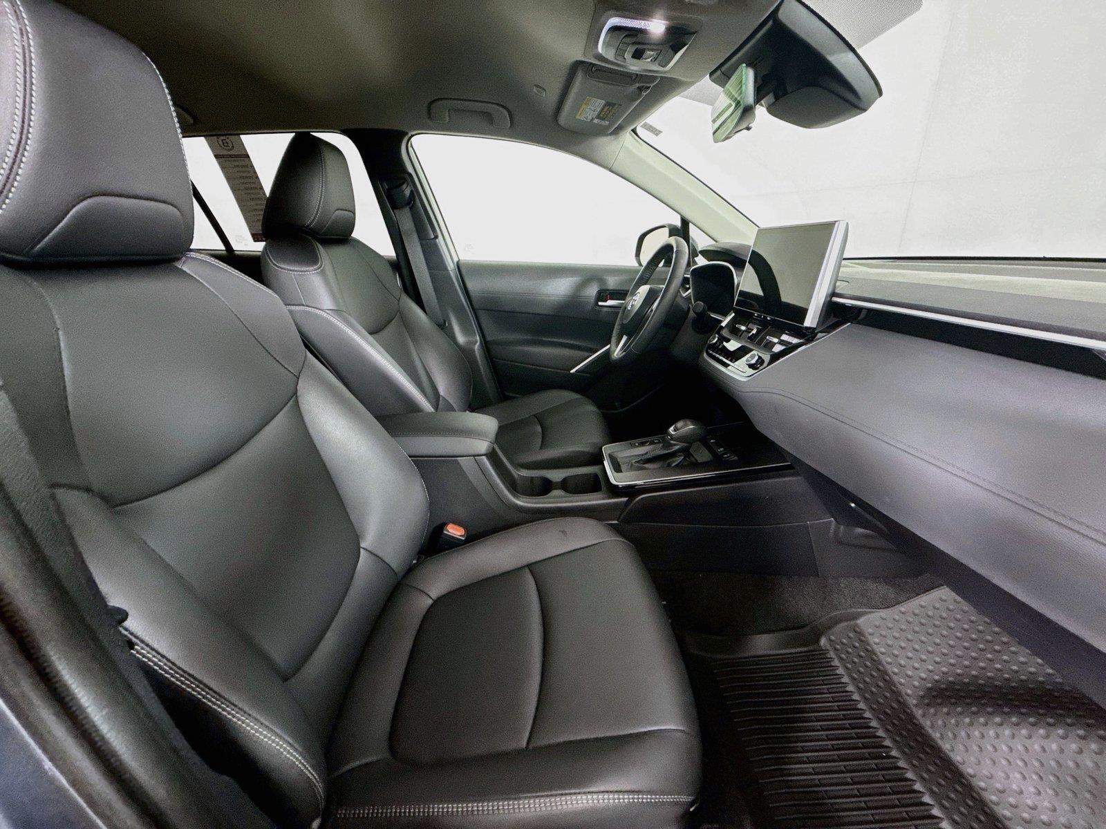 2026 Toyota Corolla Cross XLE photo 37