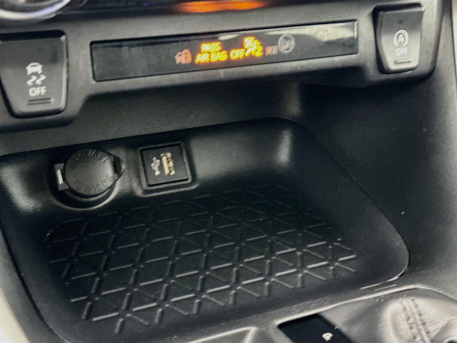 2025 Toyota RAV4 XLE photo 25