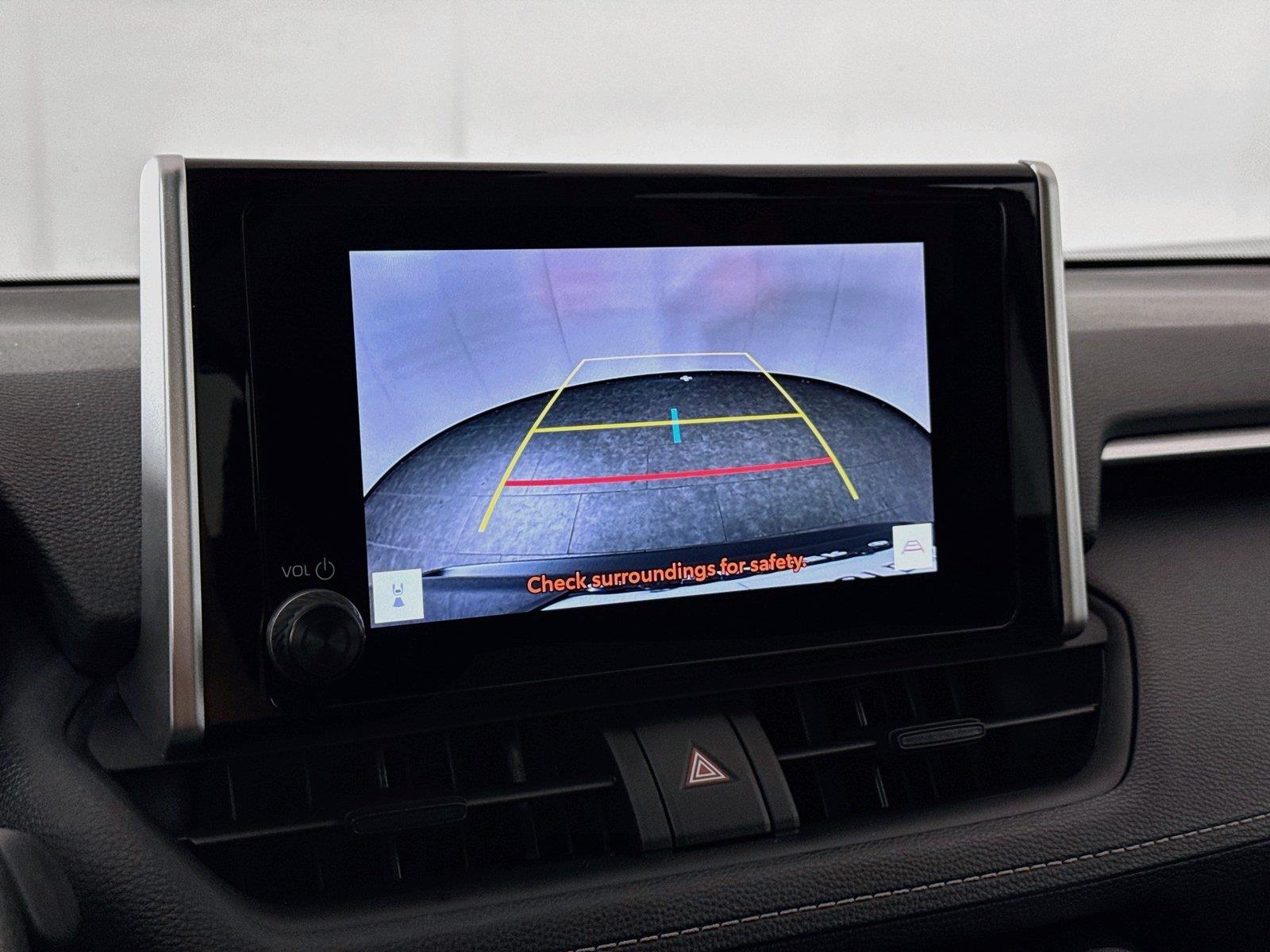 2025 Toyota RAV4 XLE photo 22