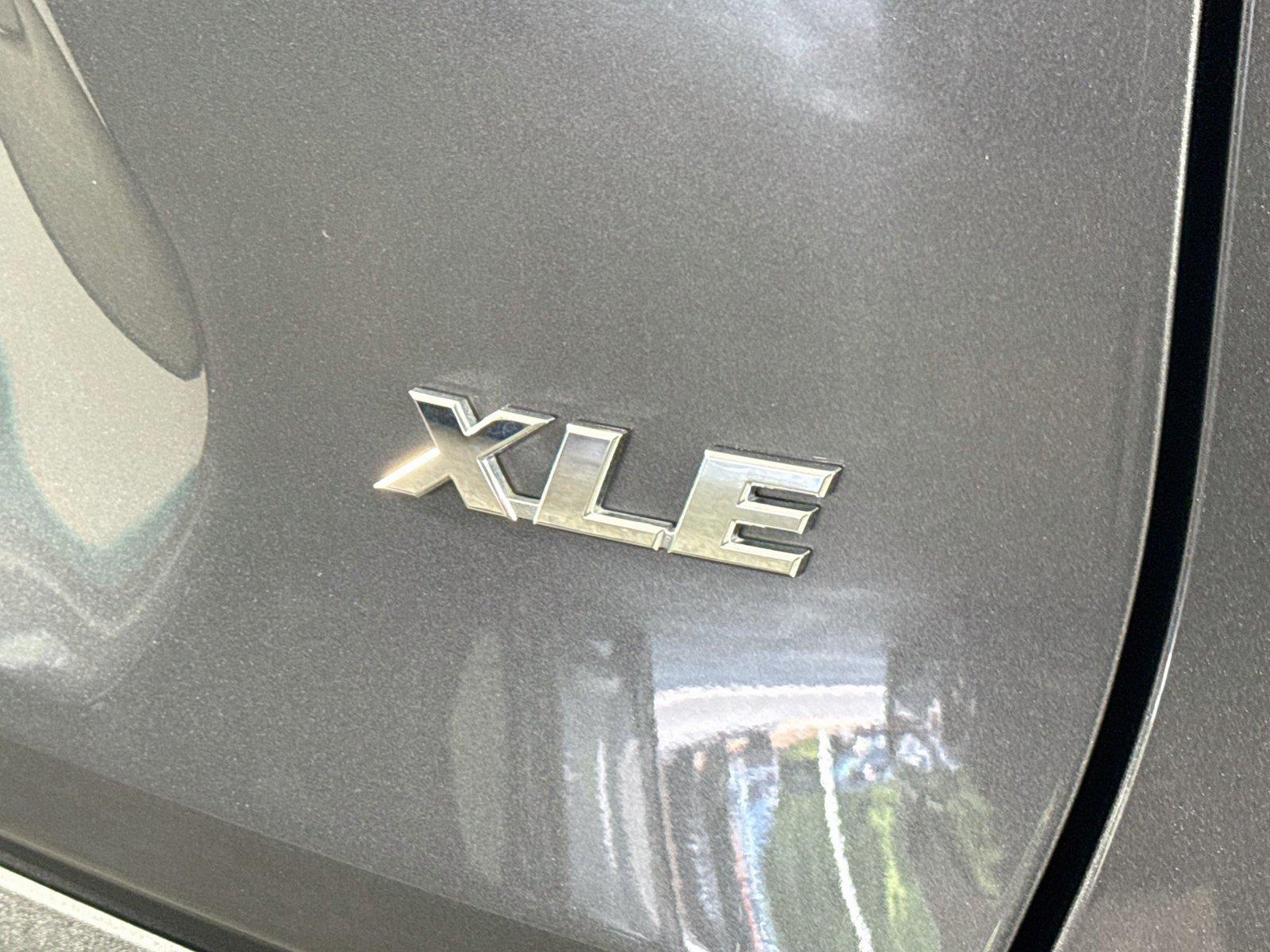 2025 Toyota RAV4 XLE photo 13