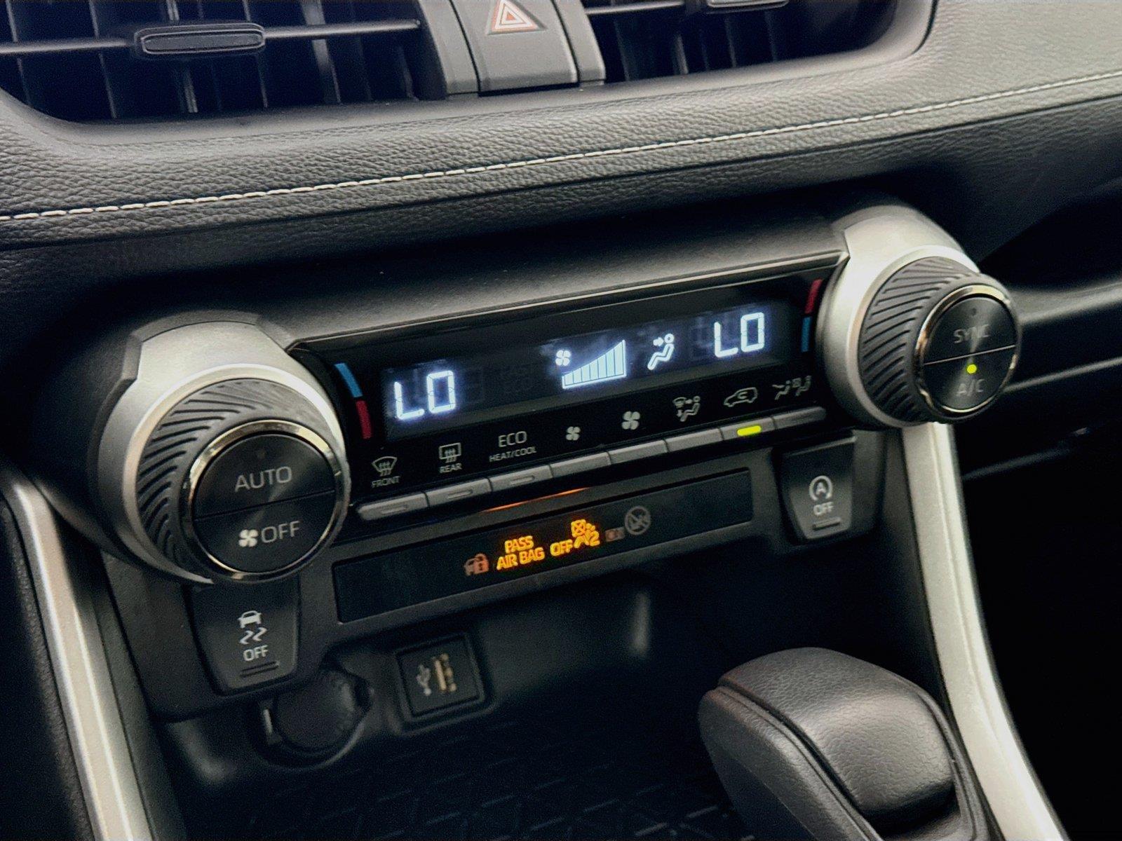 2025 Toyota RAV4 XLE photo 23