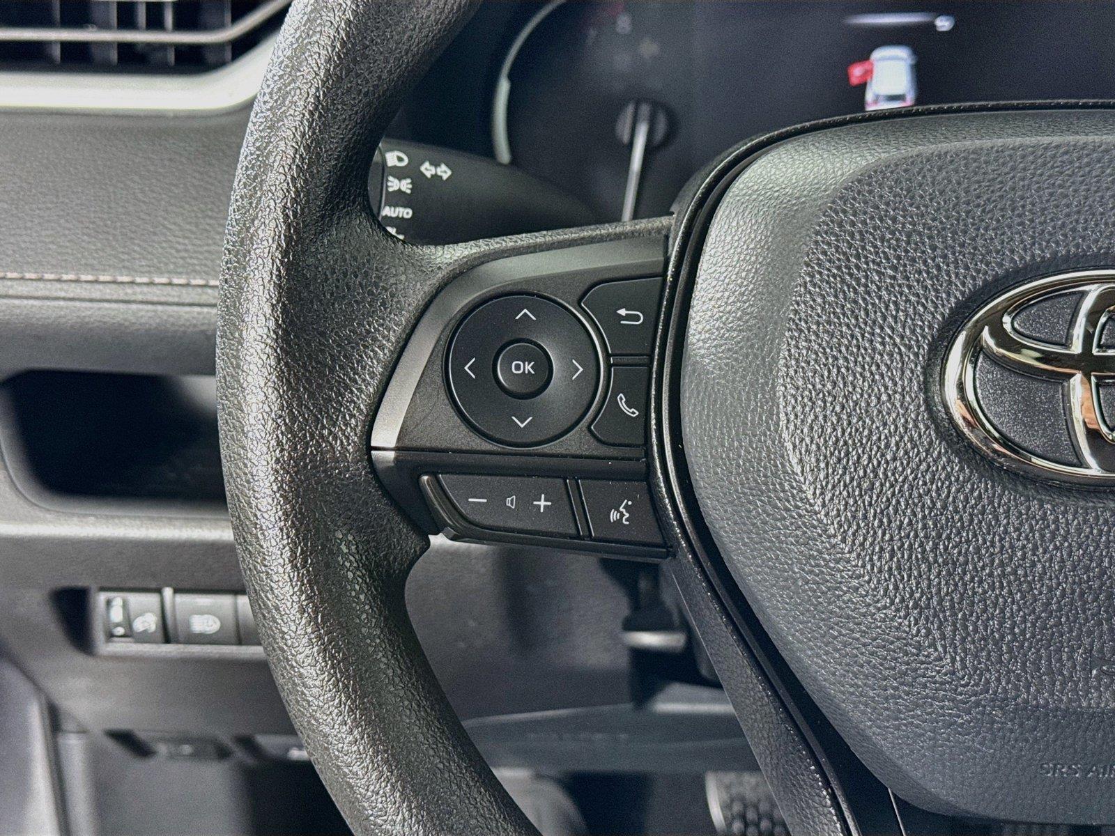 2025 Toyota RAV4 XLE photo 16