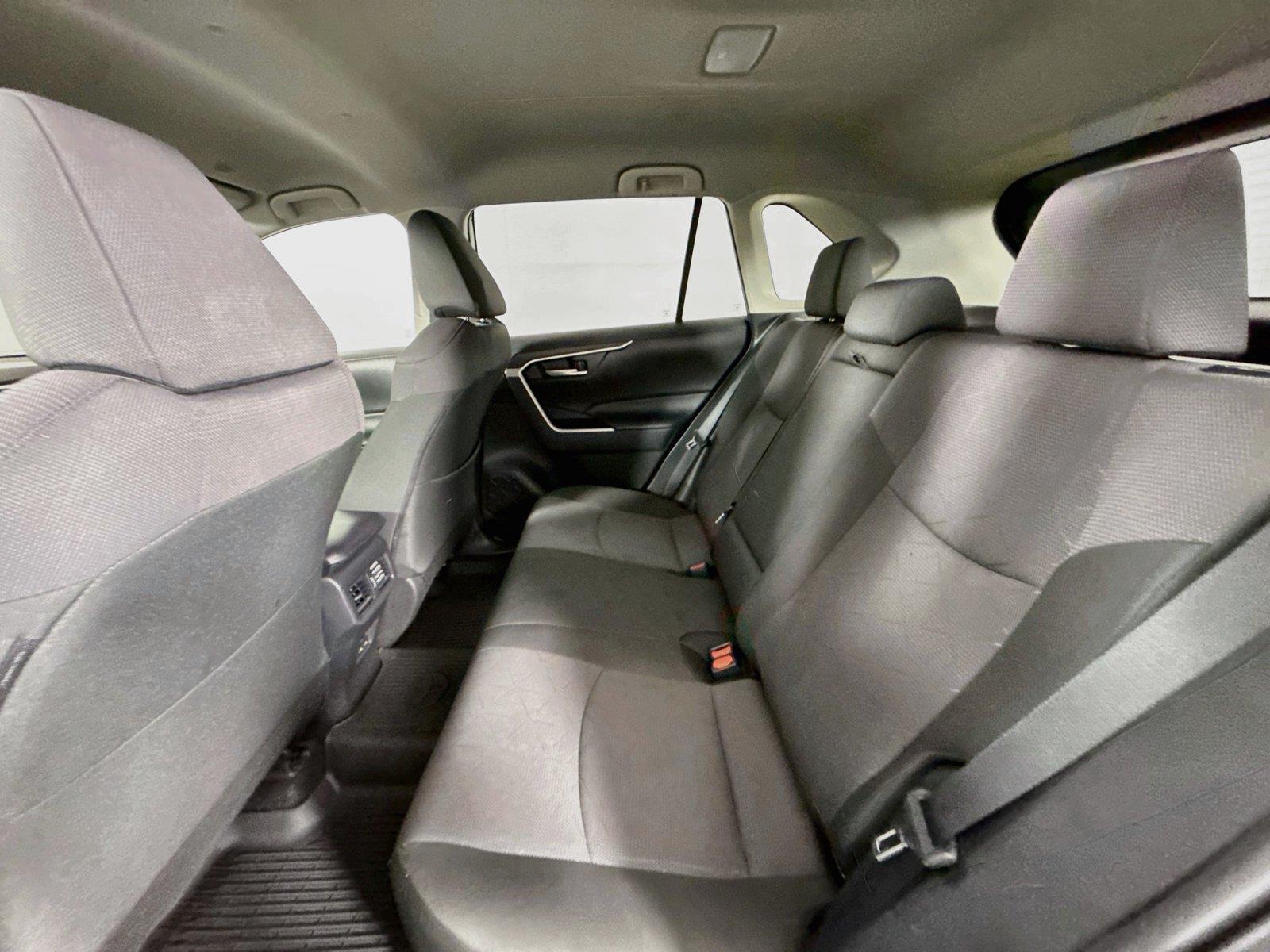 2025 Toyota RAV4 XLE photo 29