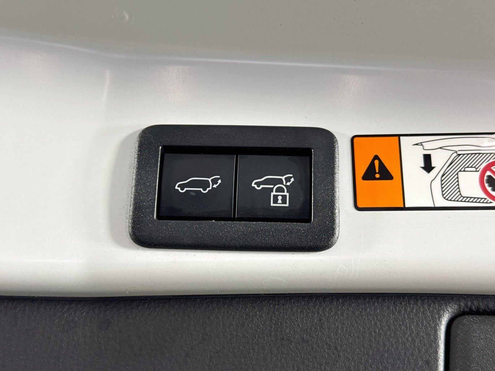 2026 Toyota RAV4 XLE Premium photo 38