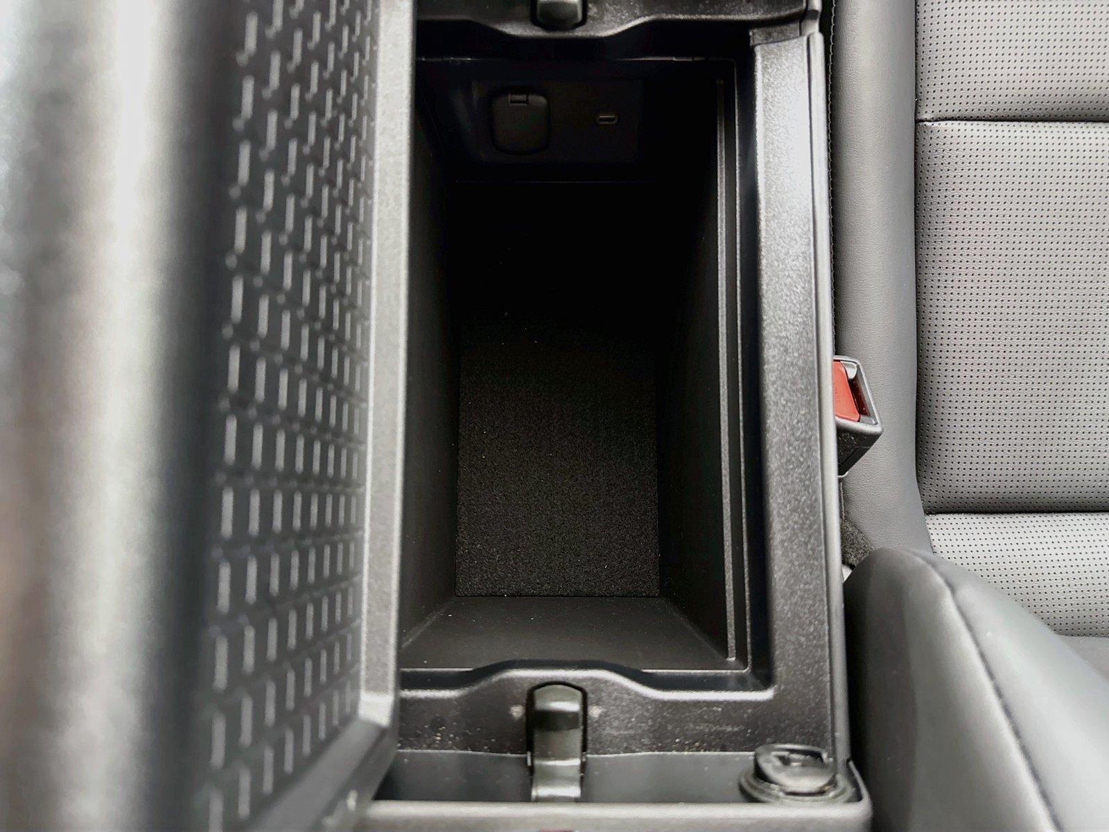 2026 Toyota RAV4 XLE Premium photo 31