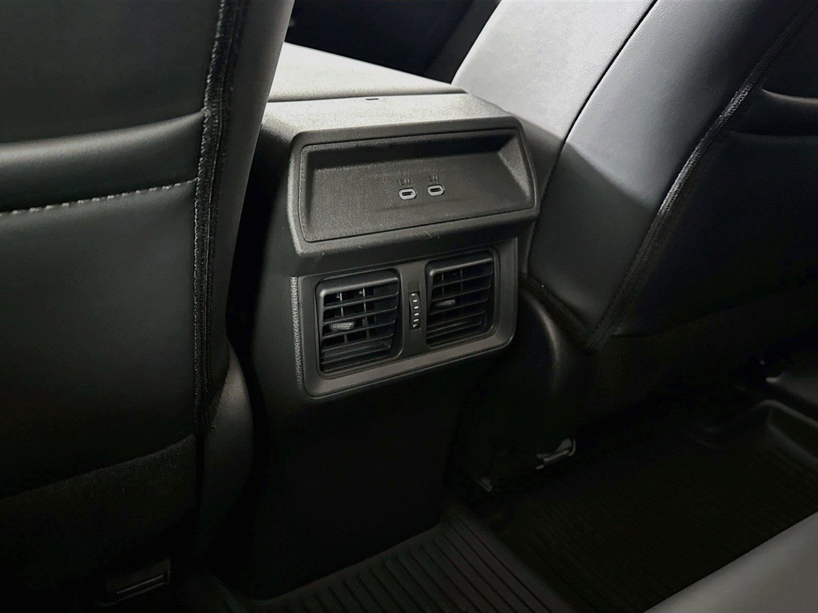 2026 Toyota RAV4 XLE Premium photo 33