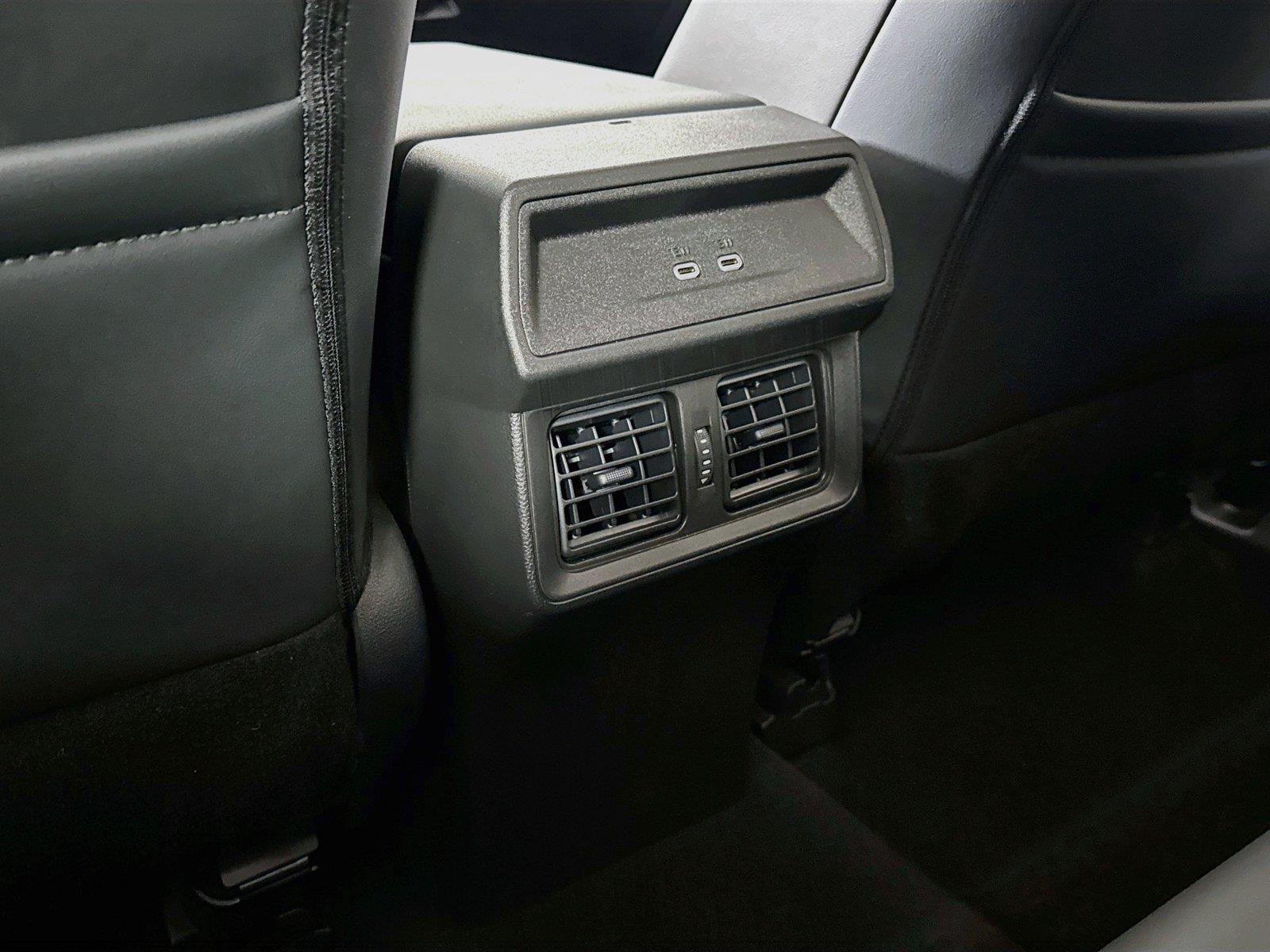 2026 Toyota RAV4 XLE Premium photo 33