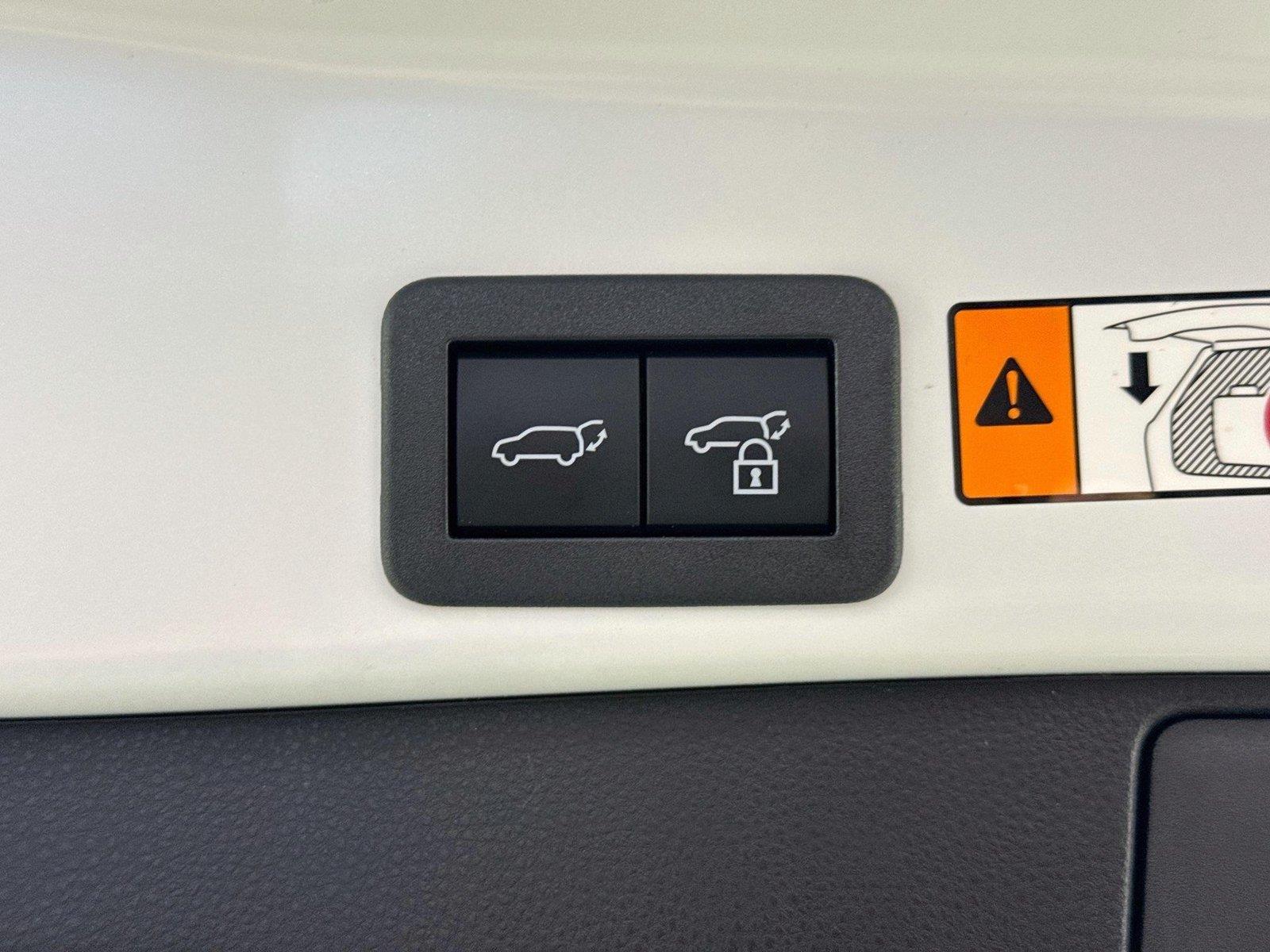 2026 Toyota RAV4 XLE Premium photo 38