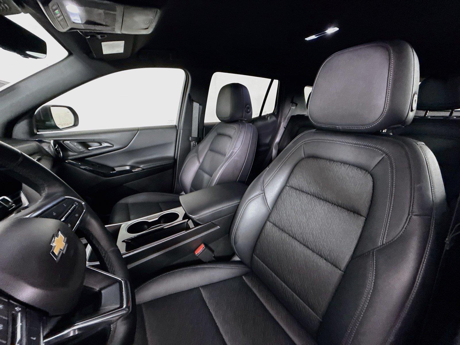 2025 Chevrolet Equinox AWD LT photo 2