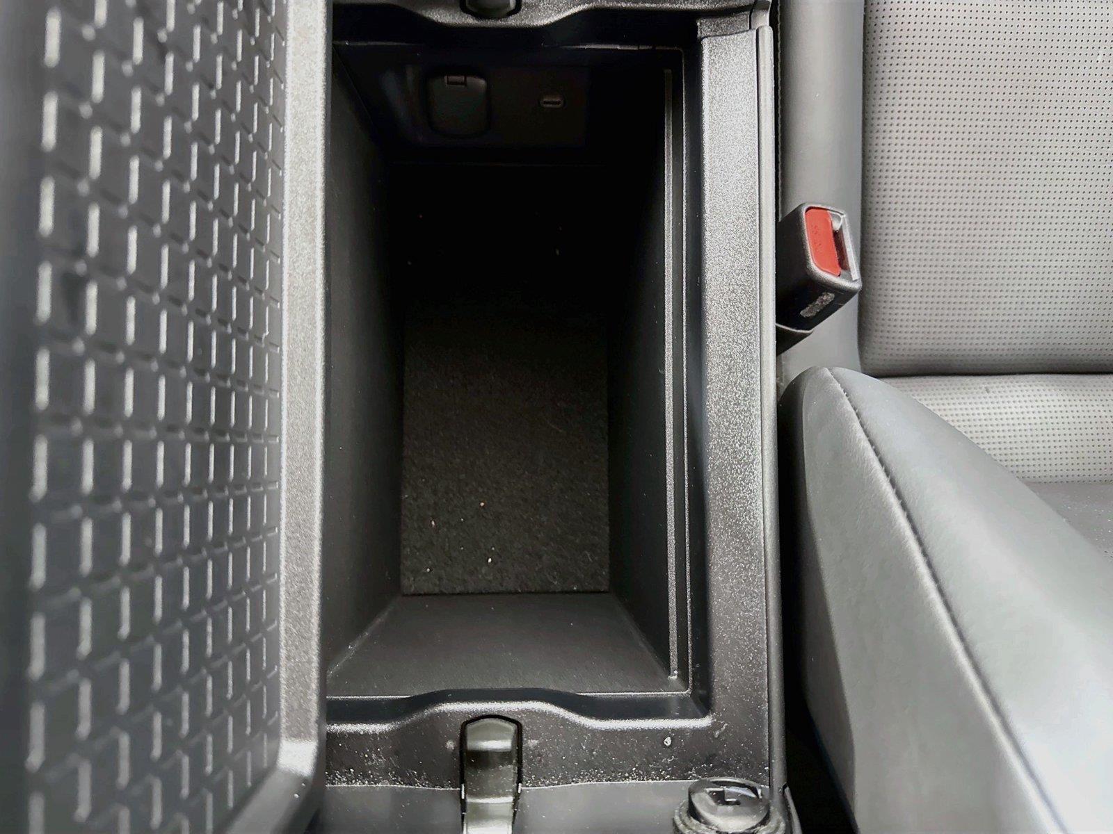 2026 Toyota RAV4 XLE Premium photo 31