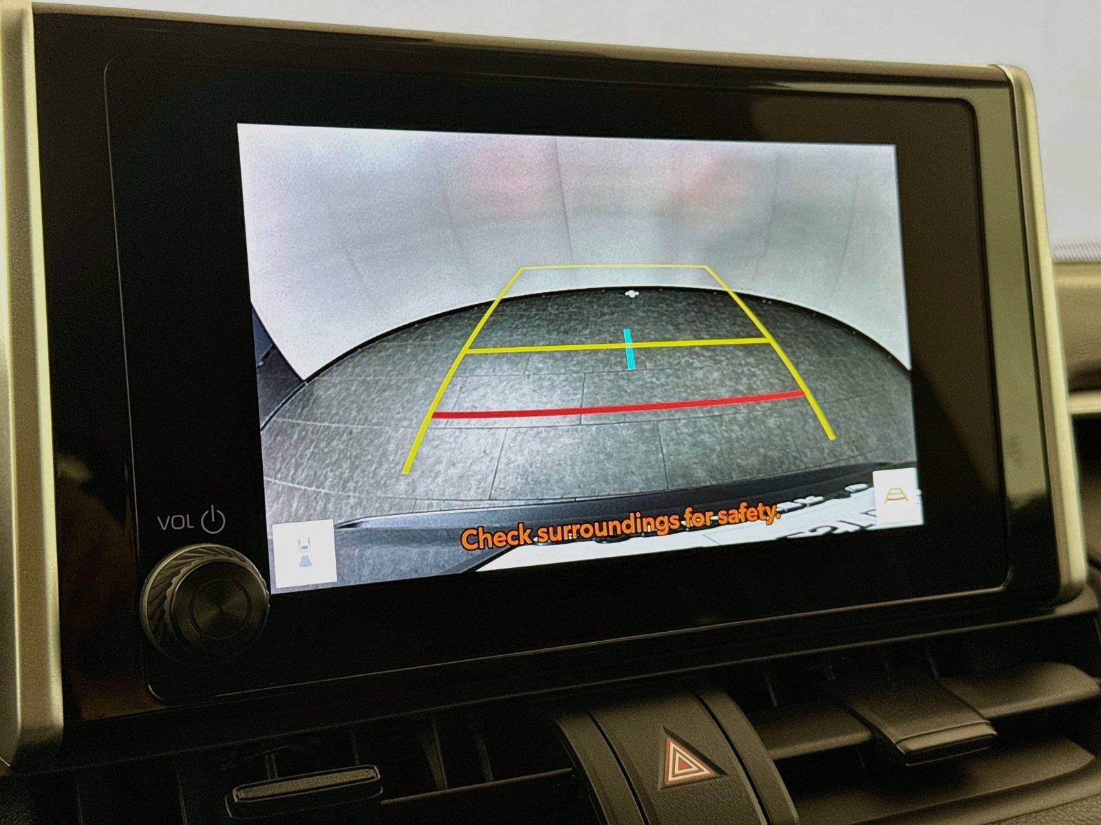 2025 Toyota RAV4 XLE photo 22