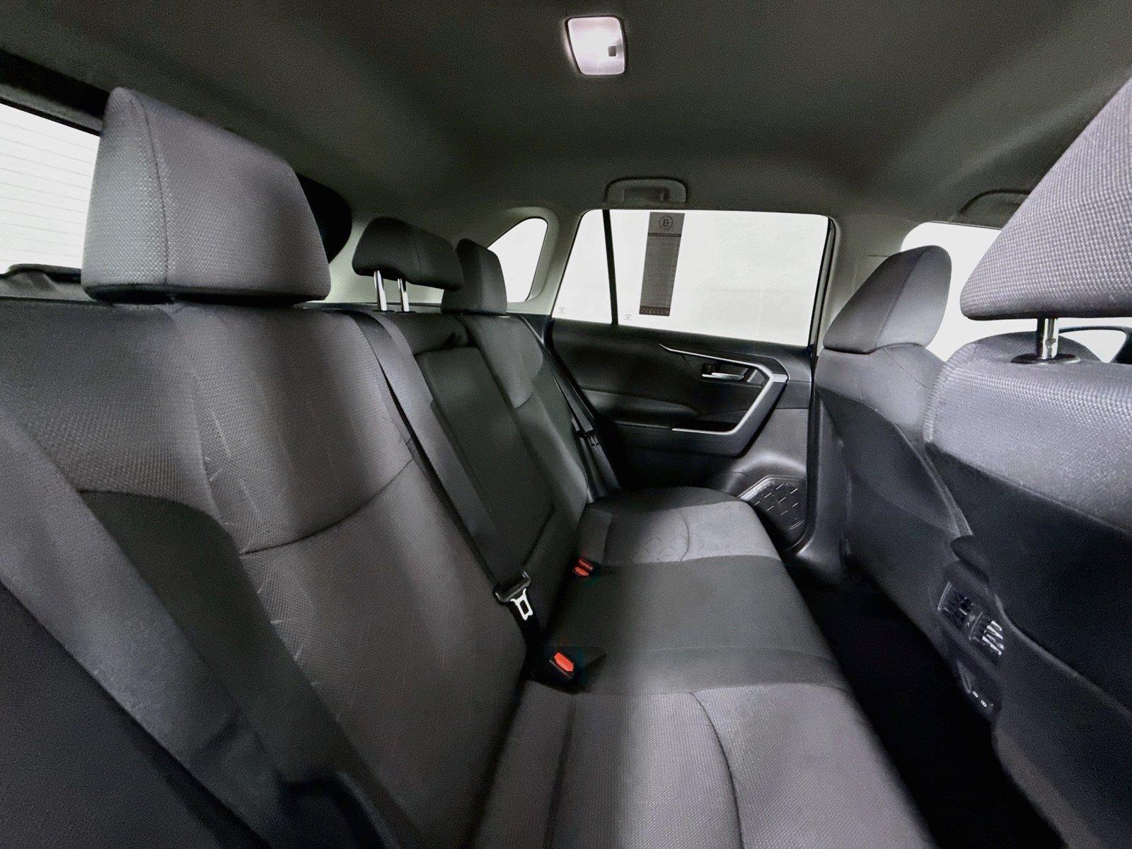 2025 Toyota RAV4 XLE photo 39