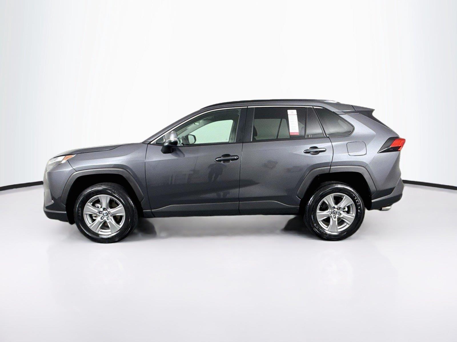 2025 Toyota RAV4 XLE photo 12