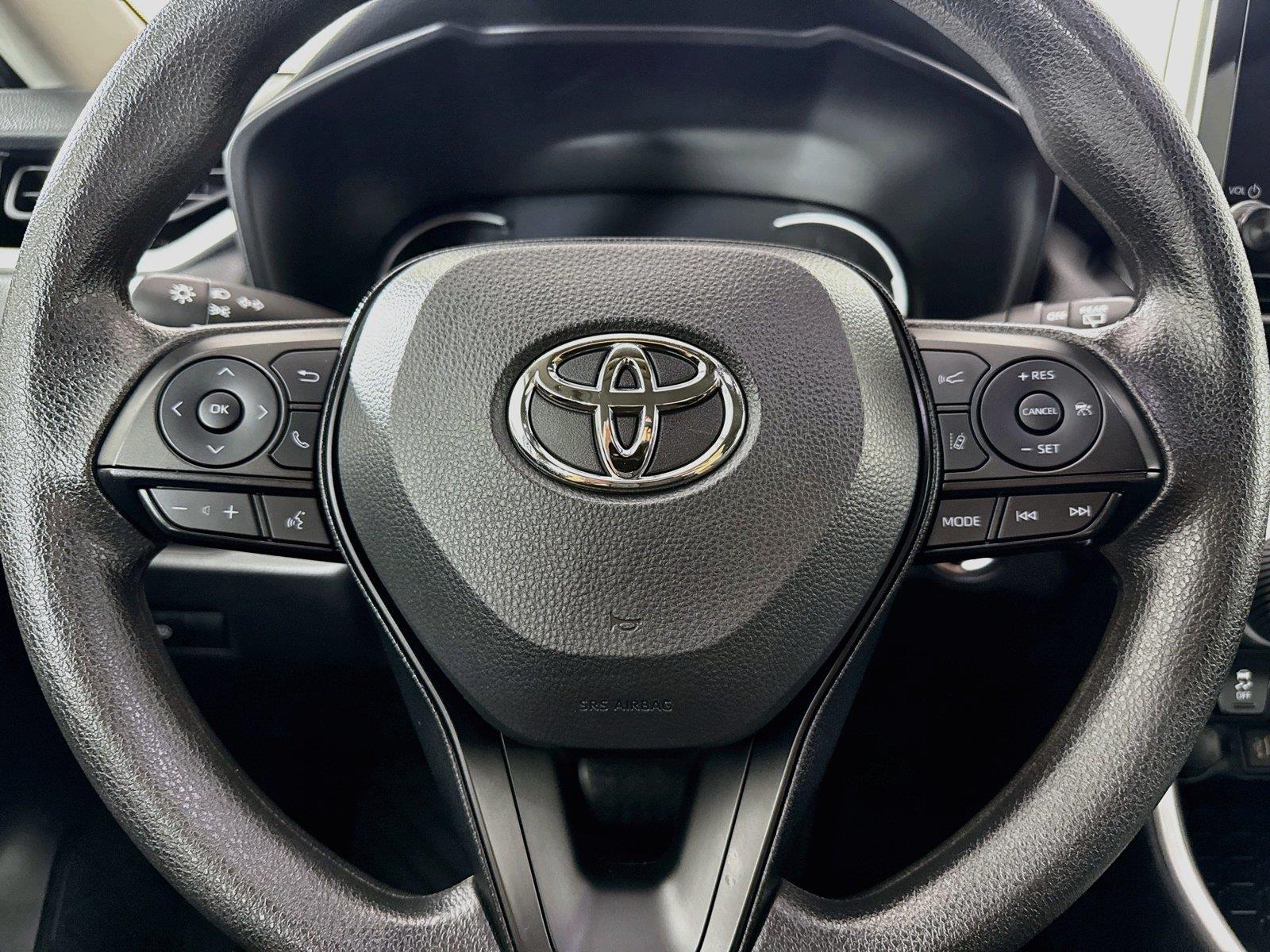2025 Toyota RAV4 XLE photo 15