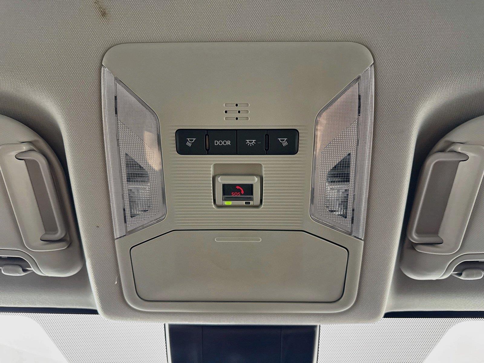 2025 Toyota RAV4 XLE photo 5