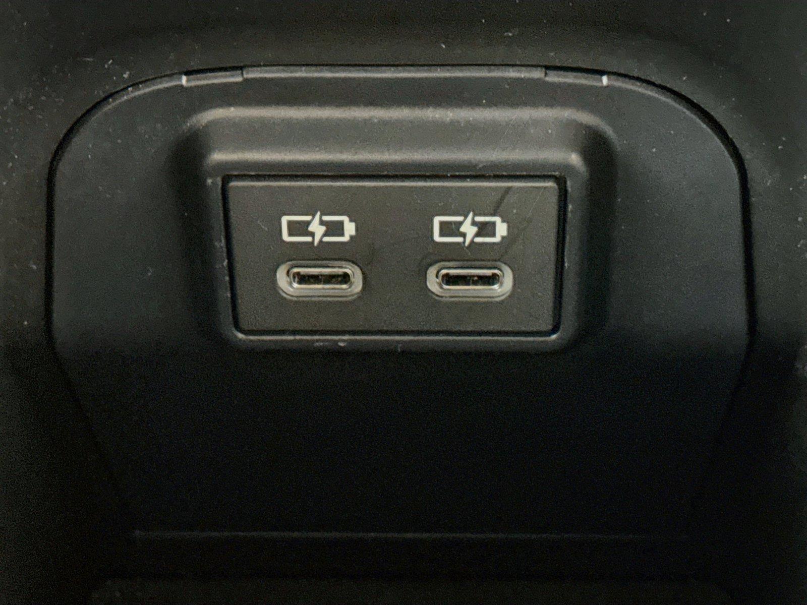 2025 Toyota RAV4 XLE photo 31