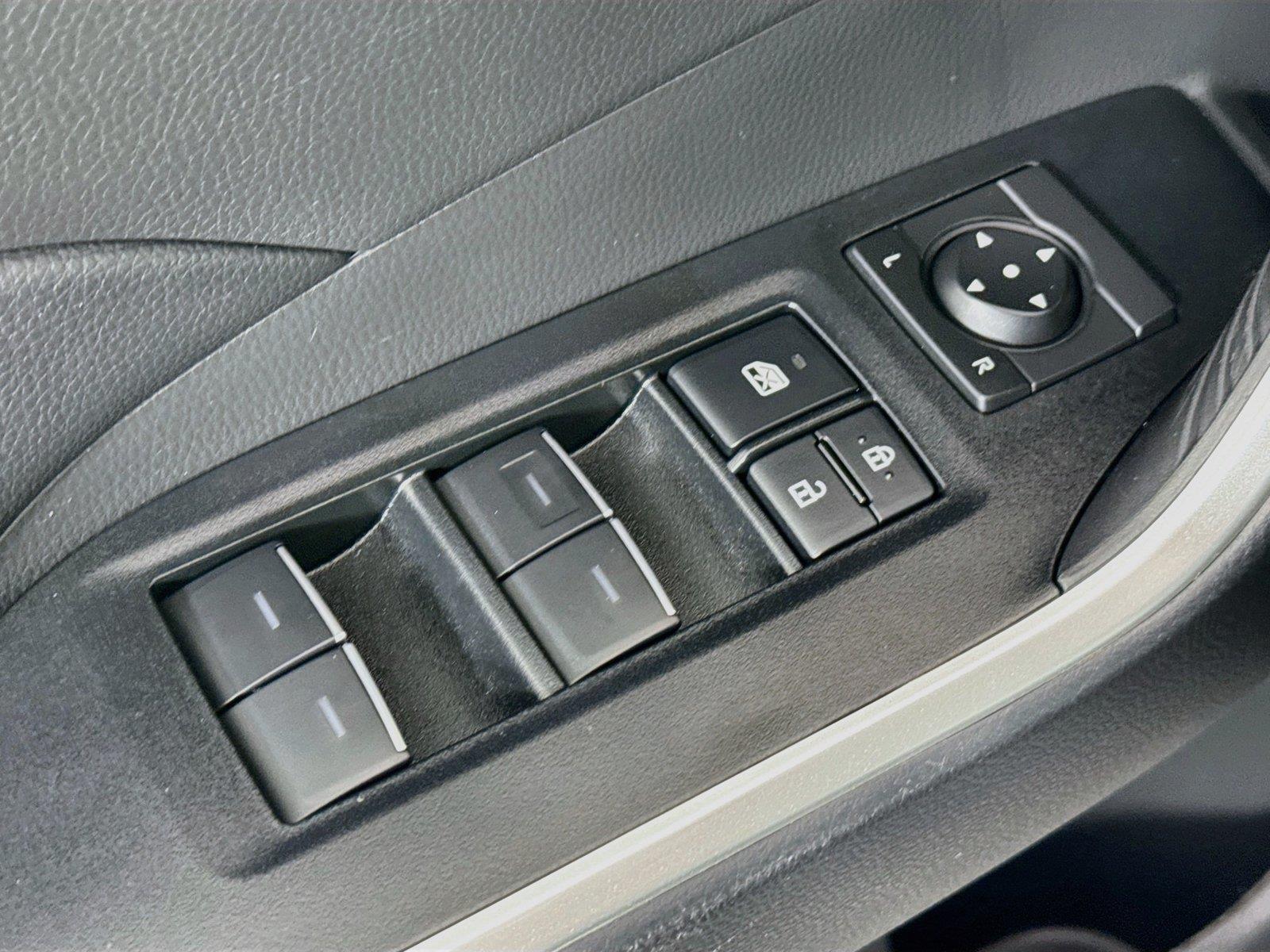 2025 Toyota RAV4 XLE photo 25