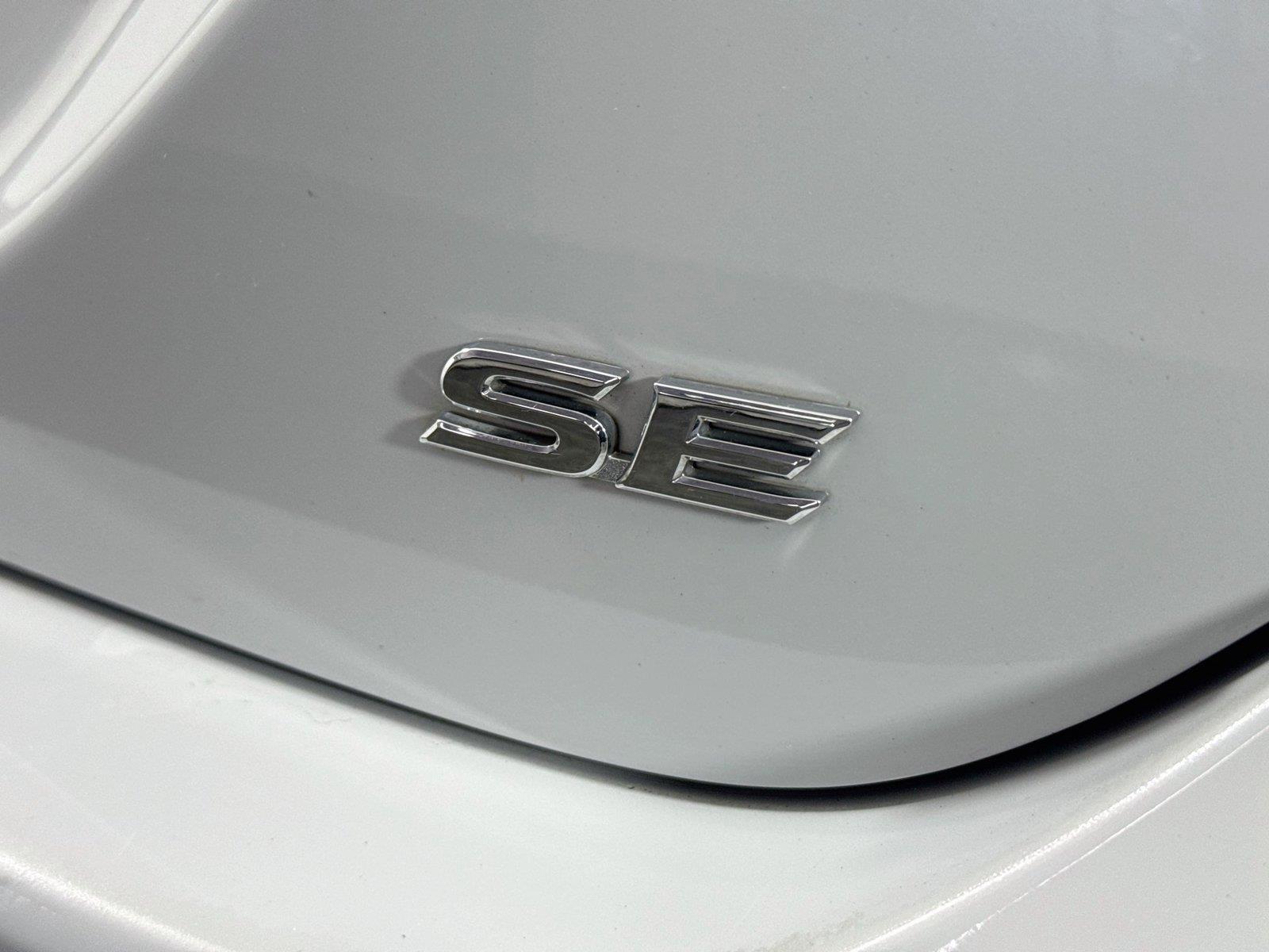 2024 Toyota Camry SE photo 12