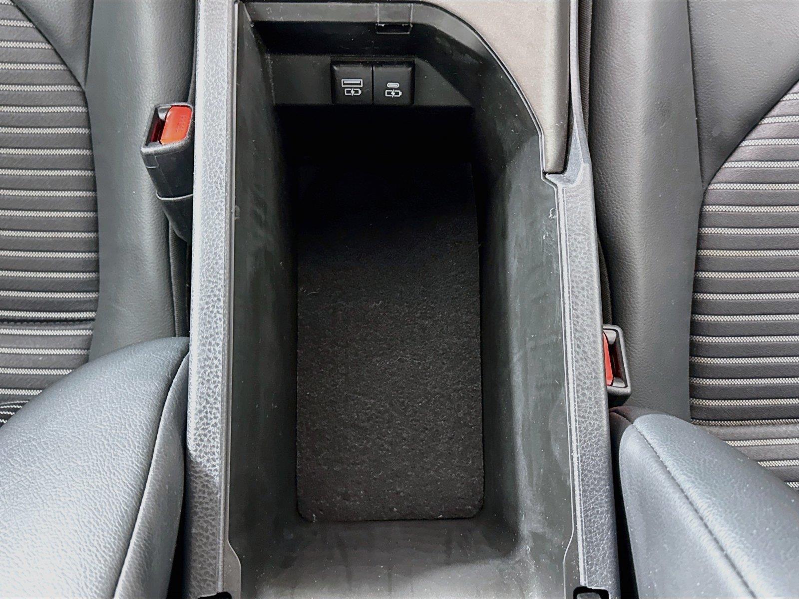 2024 Toyota Camry SE photo 28