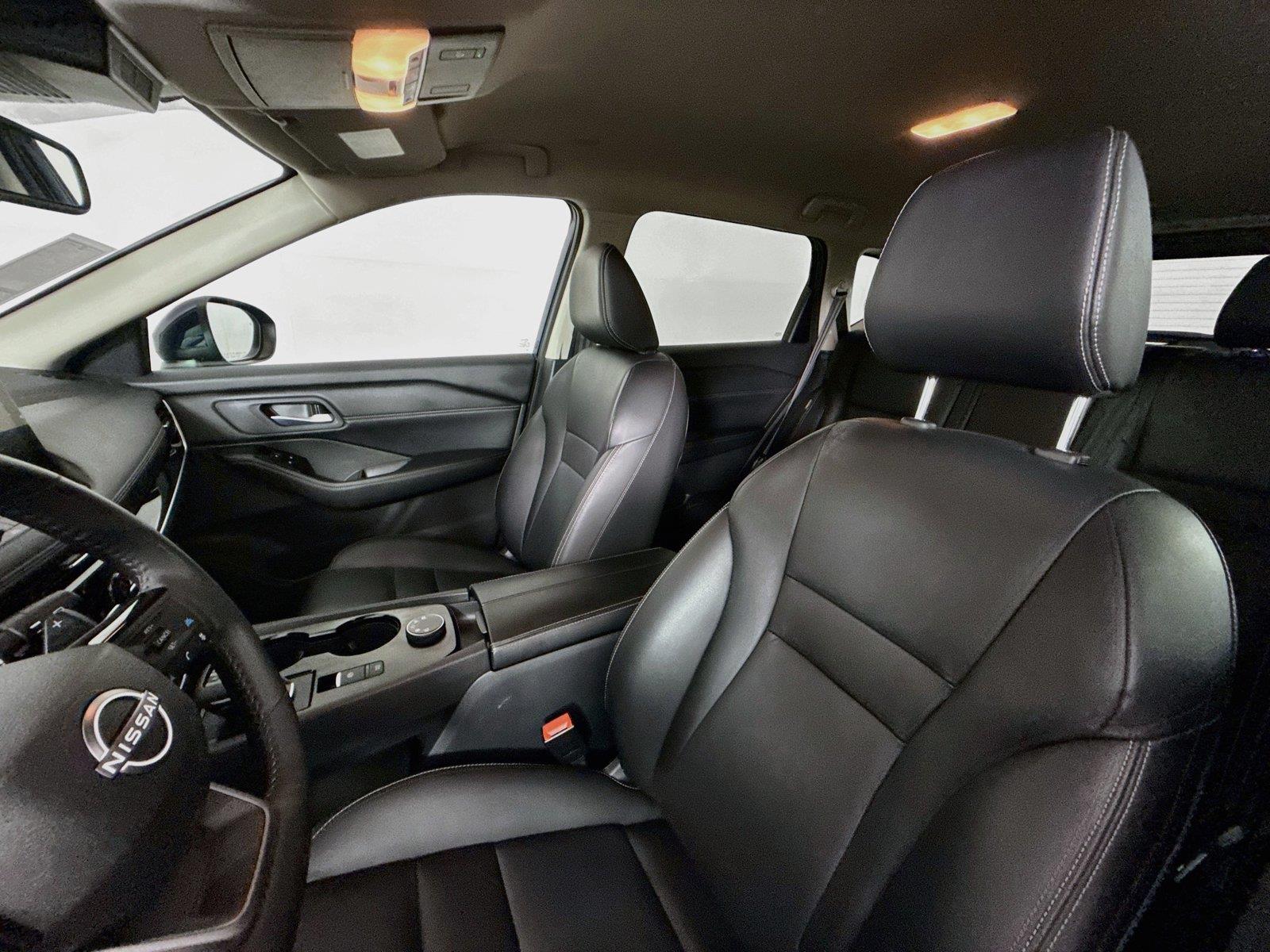 2026 Nissan Rogue SL photo 2