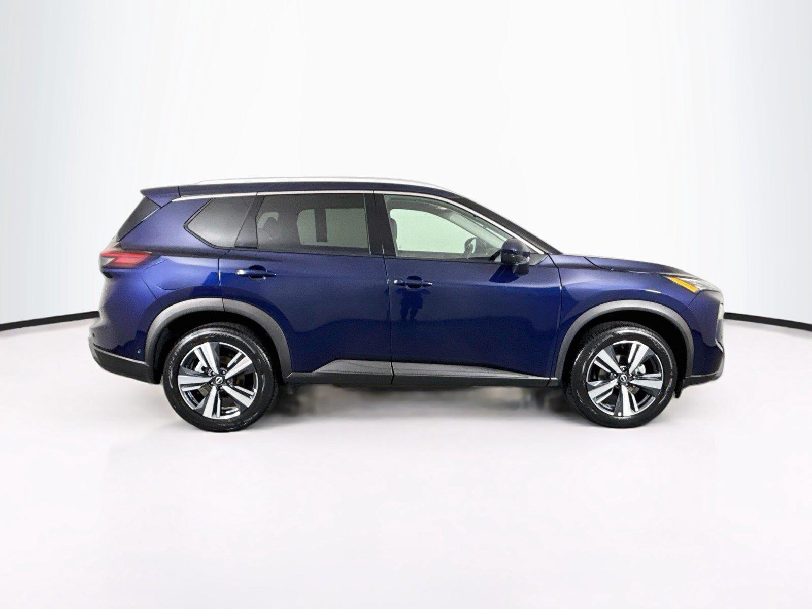 2026 Nissan Rogue SL photo 10