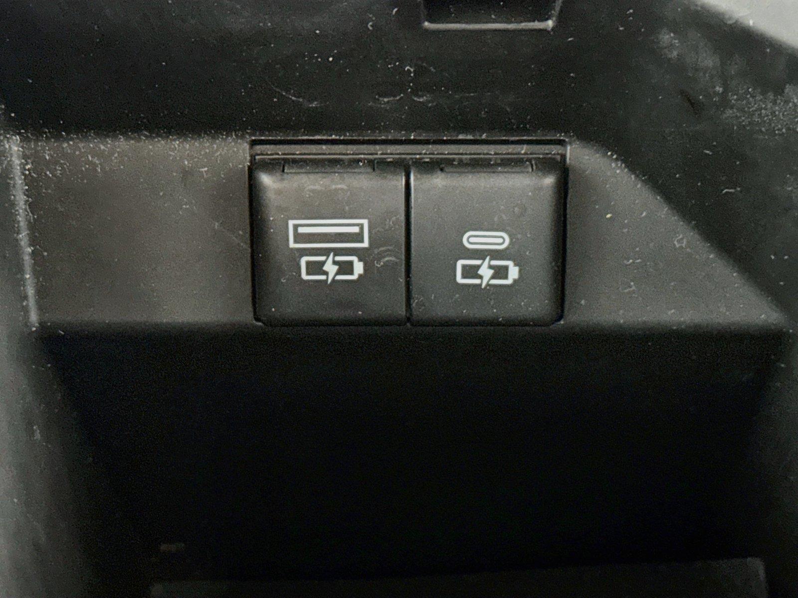 2024 Toyota Camry SE photo 29