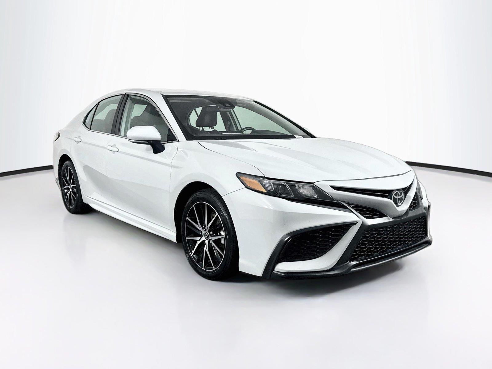 2024 Toyota Camry SE photo 7