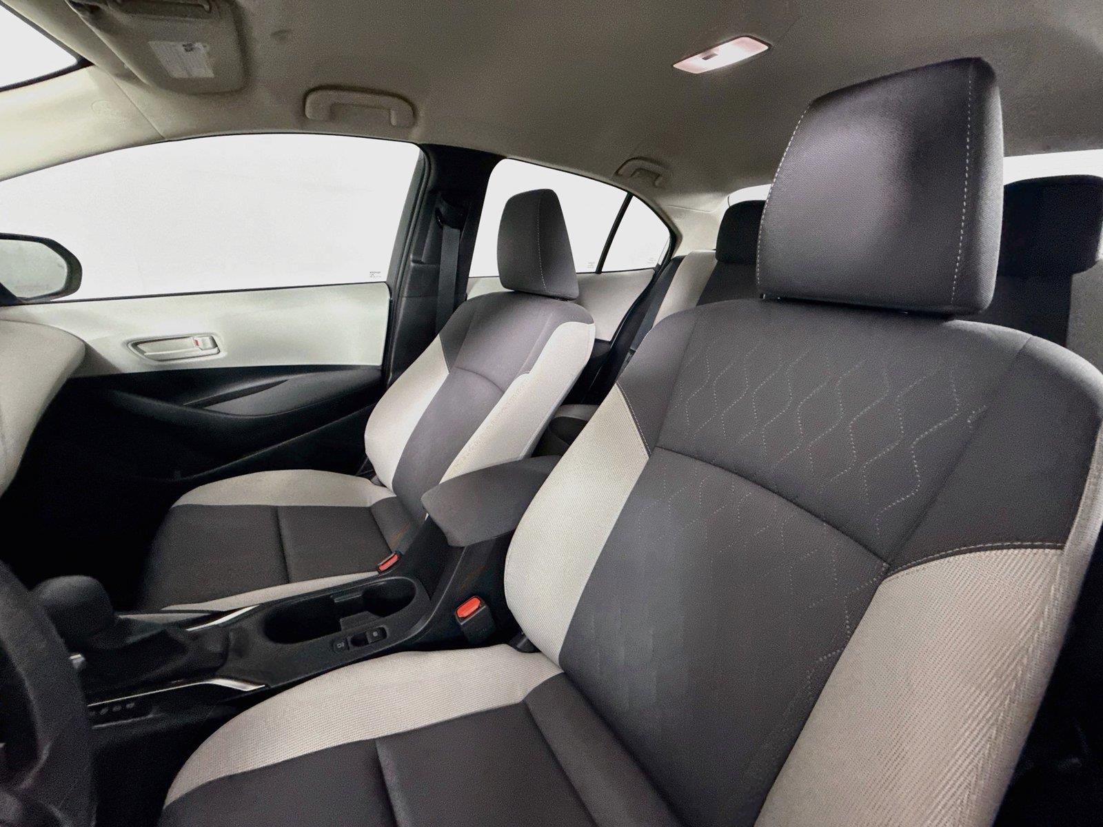2026 Toyota Corolla LE photo 2
