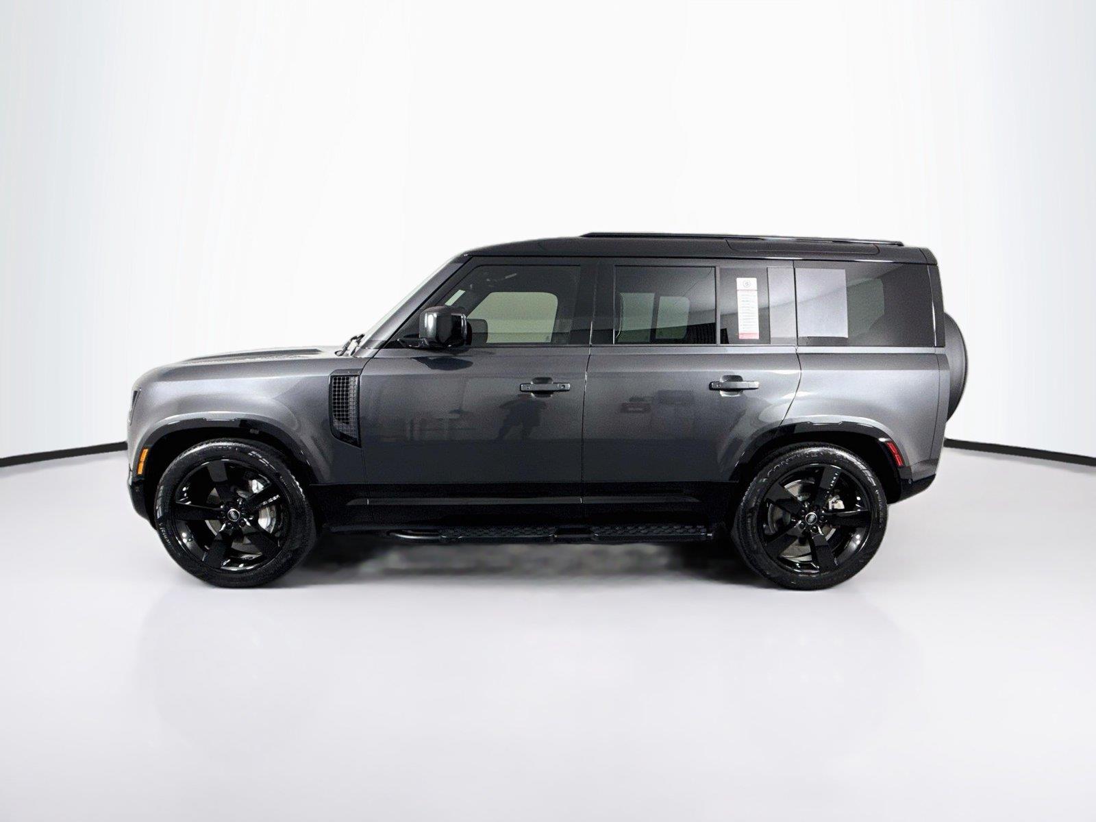 2025 Land Rover Defender X-Dynamic SE photo 13
