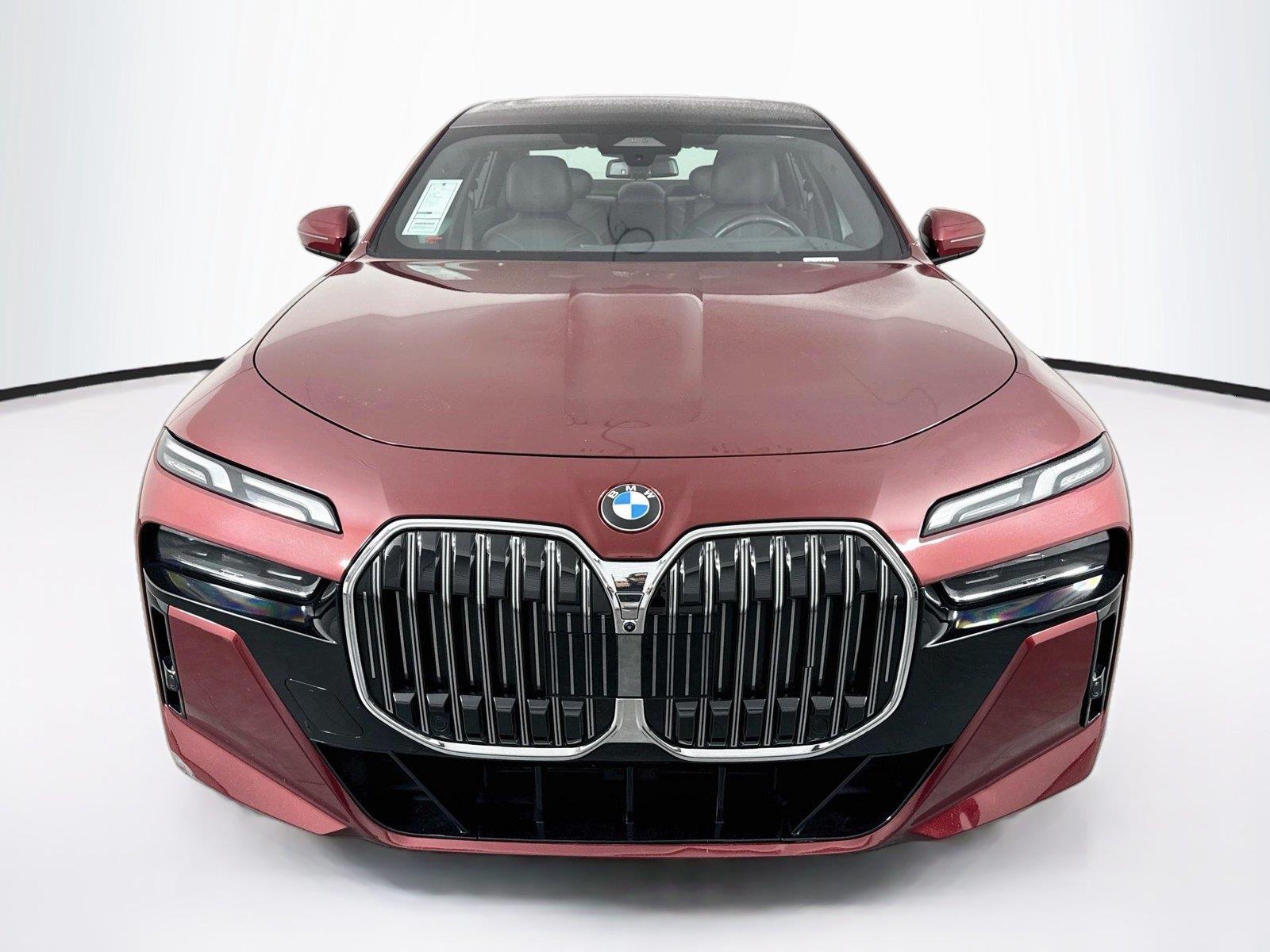 2025 BMW 7 Series 740i photo 8