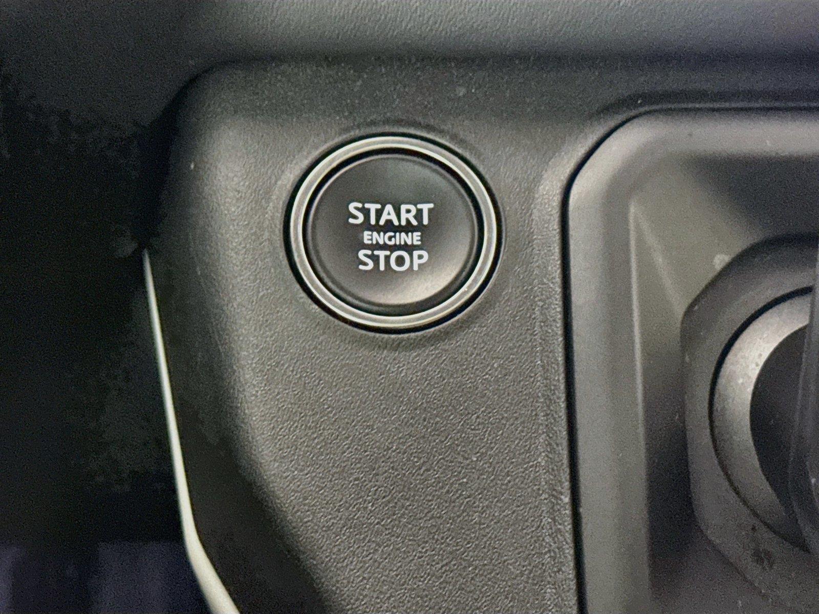 2025 Land Rover Defender X-Dynamic SE photo 26