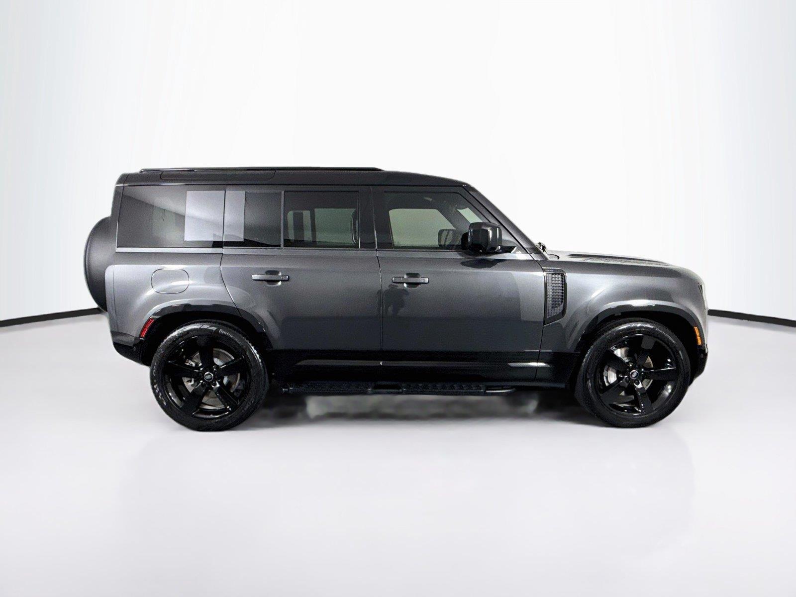 2025 Land Rover Defender X-Dynamic SE photo 10