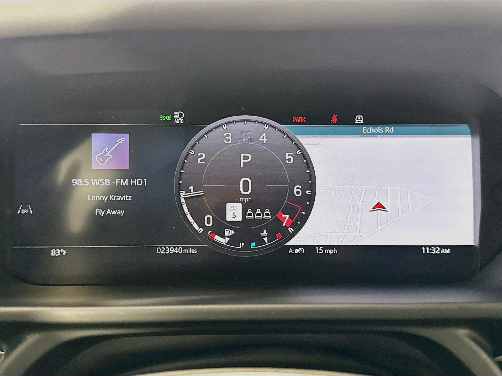 2025 Land Rover Defender X-Dynamic SE photo 20